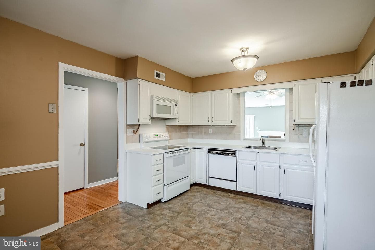 801 Winchester Court #801 photo 38