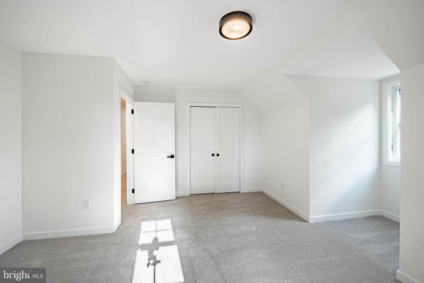904 Sylvania Lane photo 35
