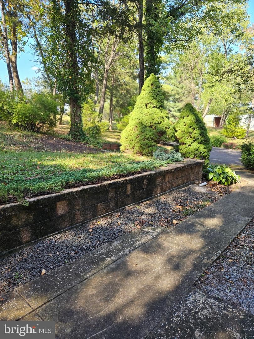 47 Roberts Circle photo 32