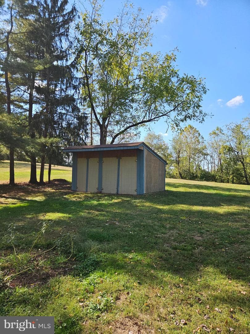 47 Roberts Circle photo 36