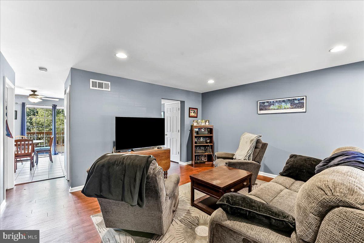 741 Shropshire Drive photo 3