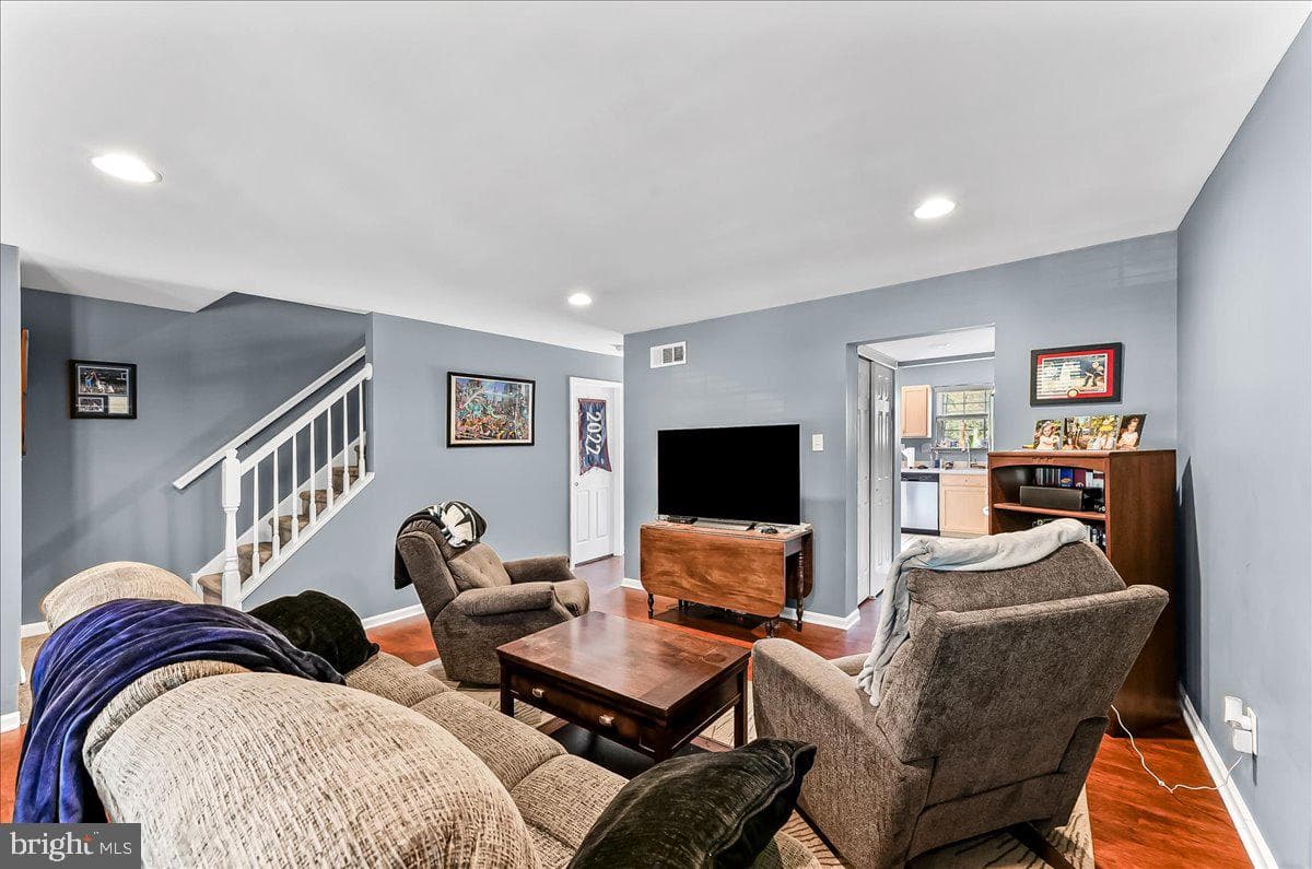 741 Shropshire Drive photo 7
