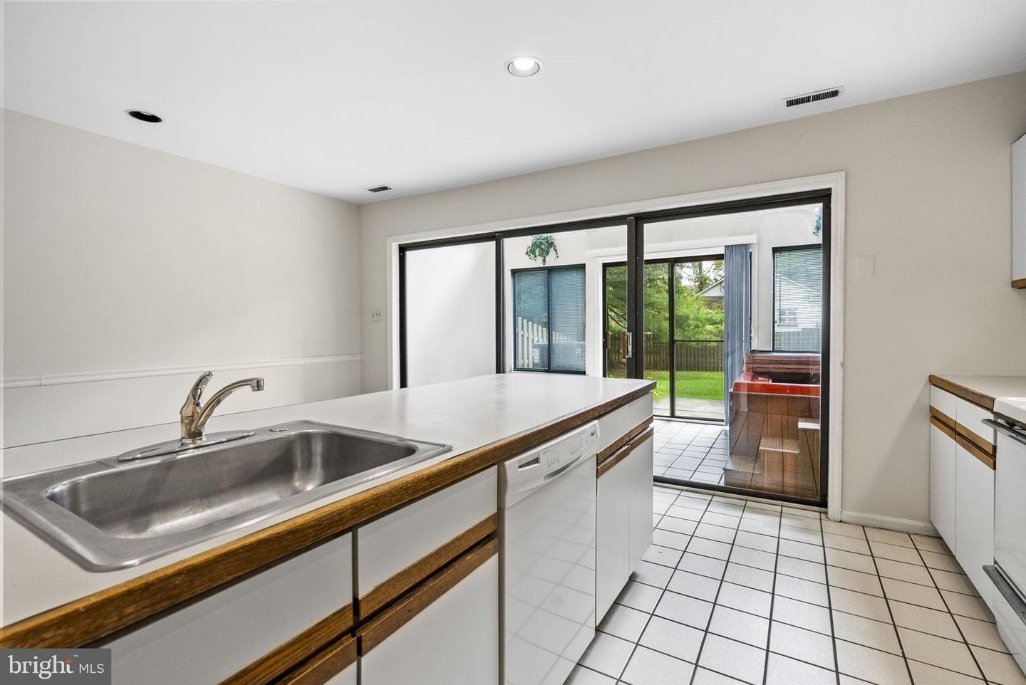 45 Landmark Drive photo 13