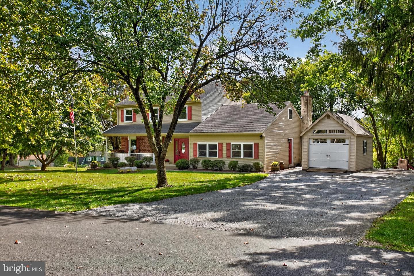 114 Governors Circle photo 1