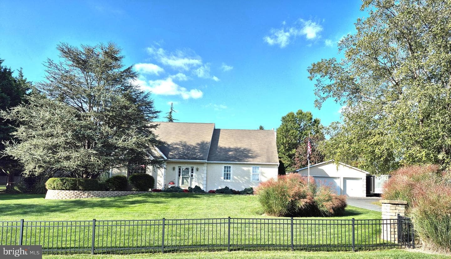 44 Morningmist Lane photo 3