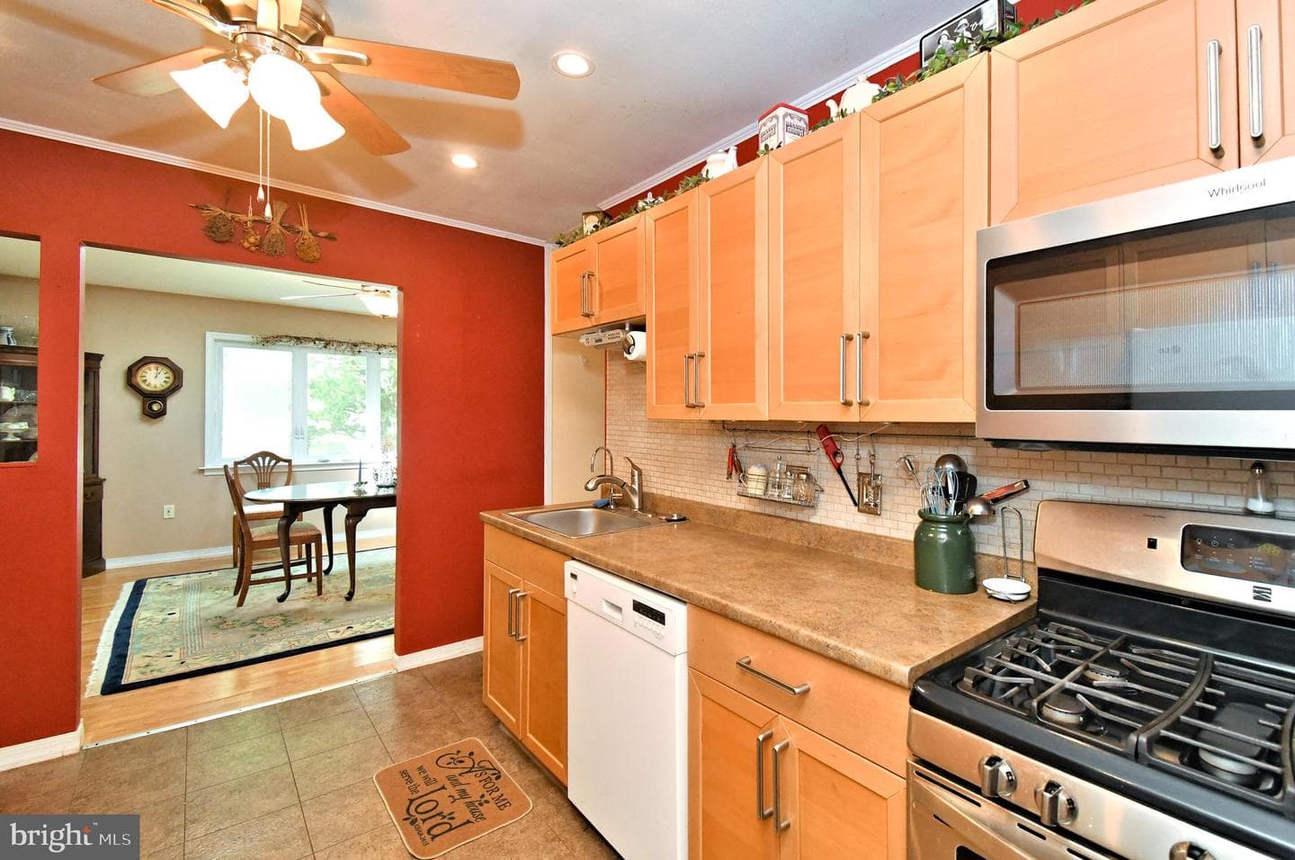 1220 Tyler Avenue photo 12