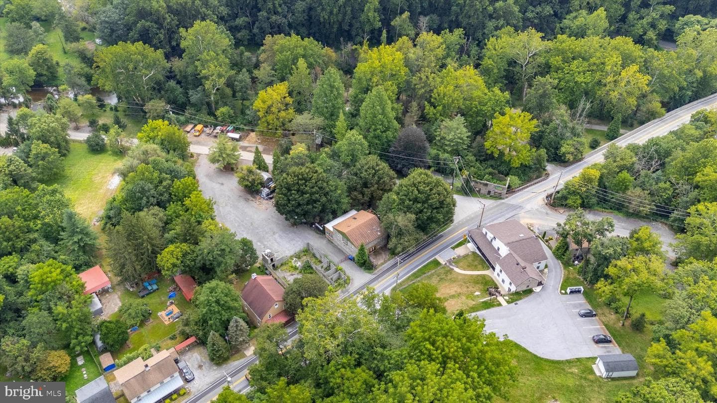 2090 Strasburg Road photo 10