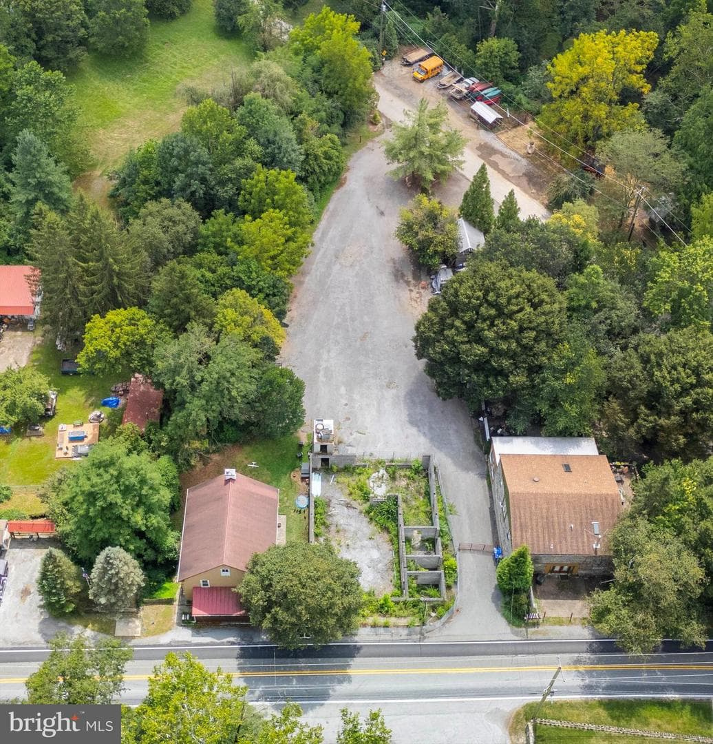 2090 Strasburg Road photo 11