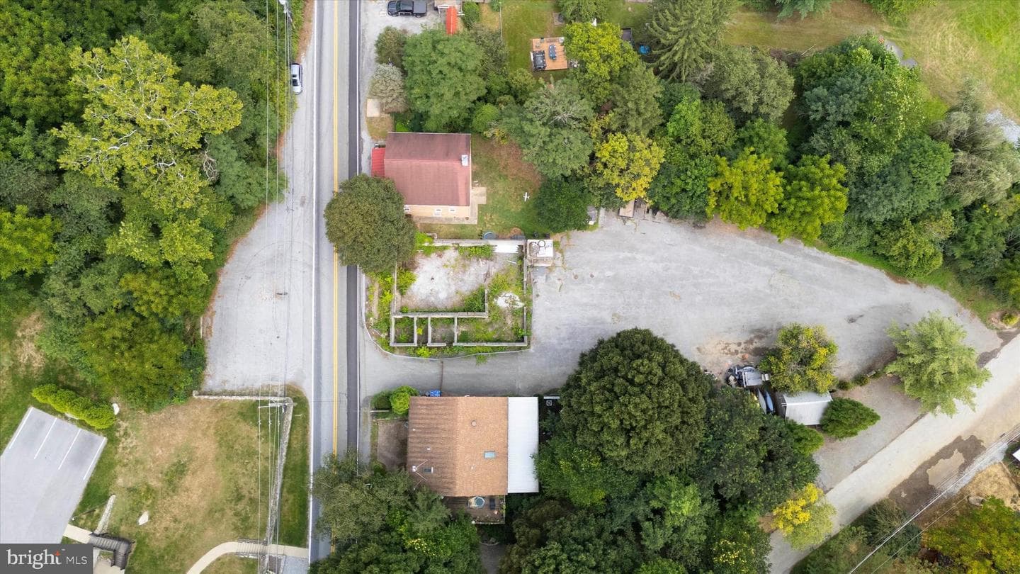 2090 Strasburg Road photo 9