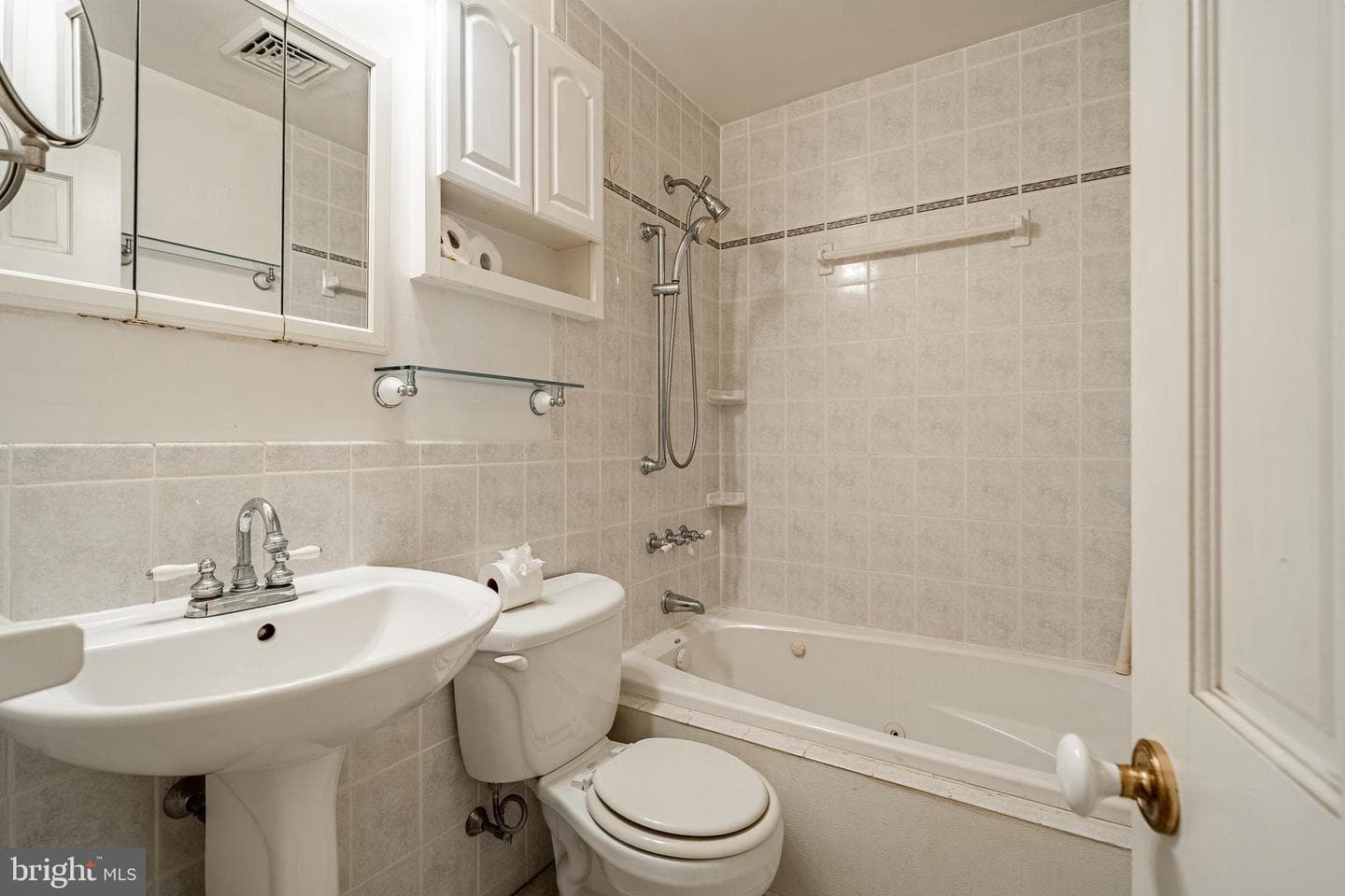 1702 W Street Road photo 17