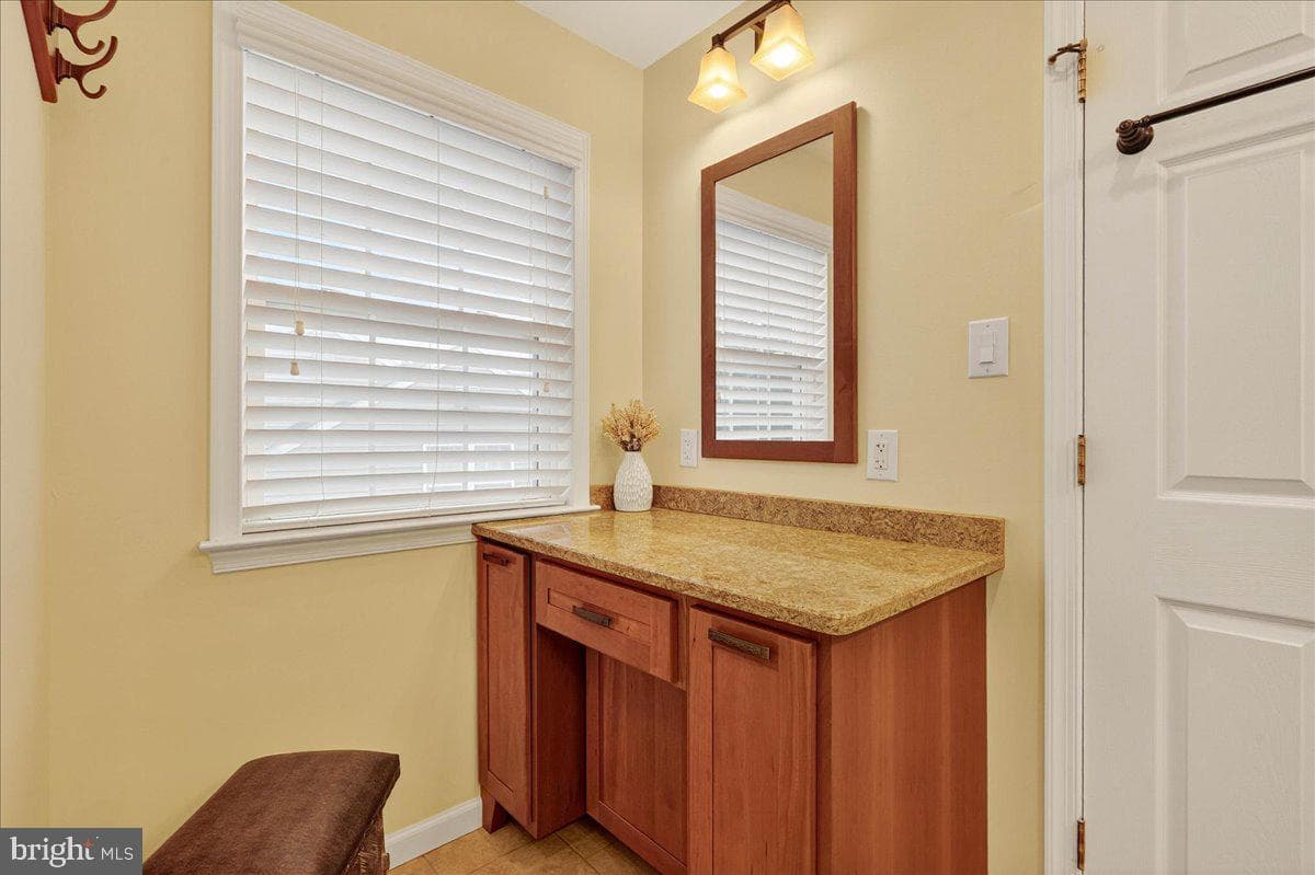 215 Meetinghouse Lane photo 29