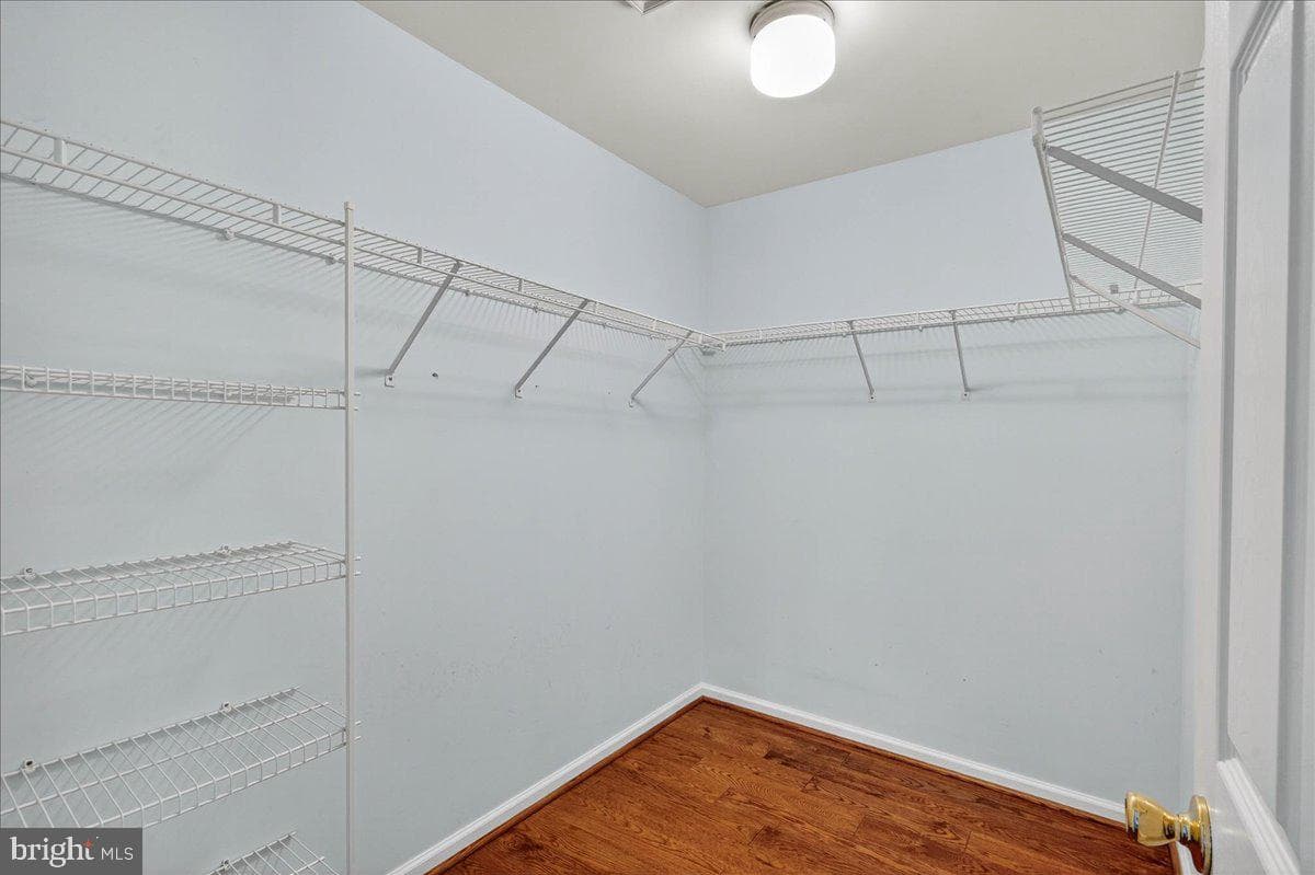 215 Meetinghouse Lane photo 31