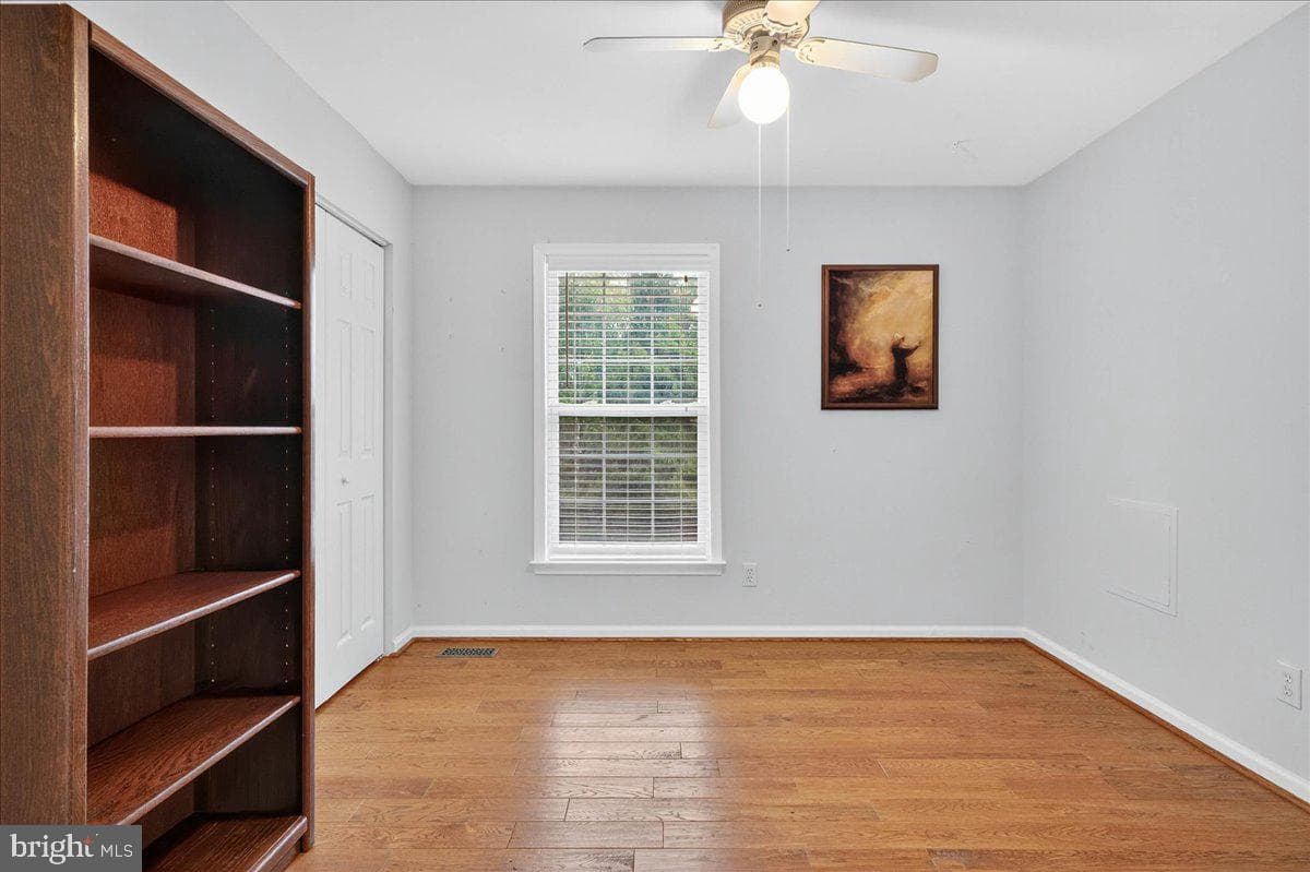215 Meetinghouse Lane photo 38