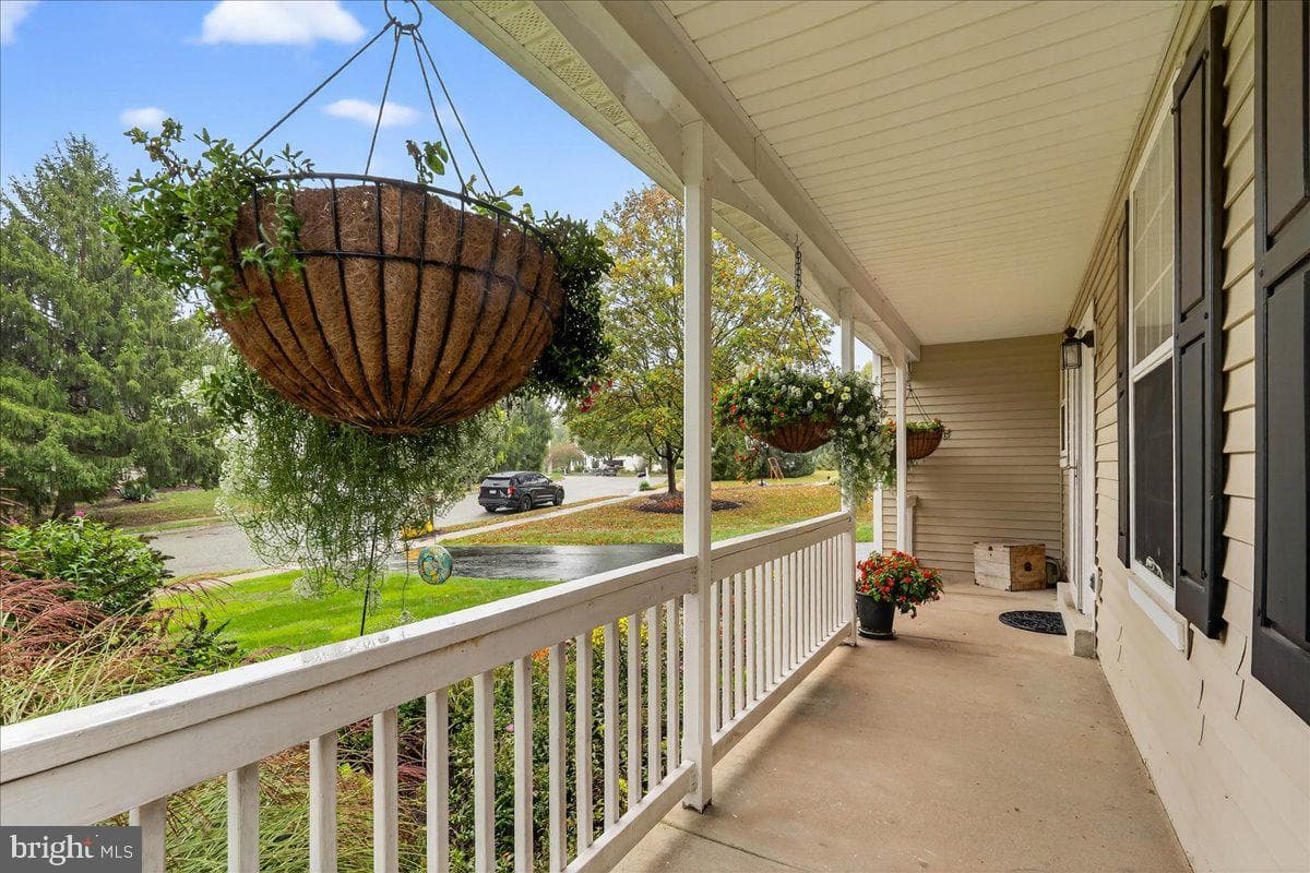 215 Meetinghouse Lane photo 4