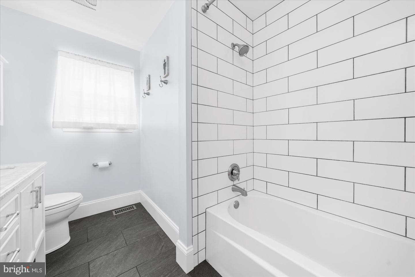 621 Hoffman Boulevard photo 31