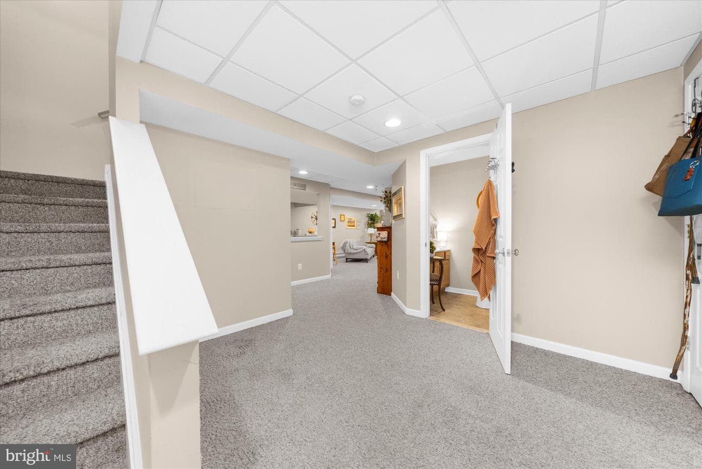 621 Hoffman Boulevard photo 35