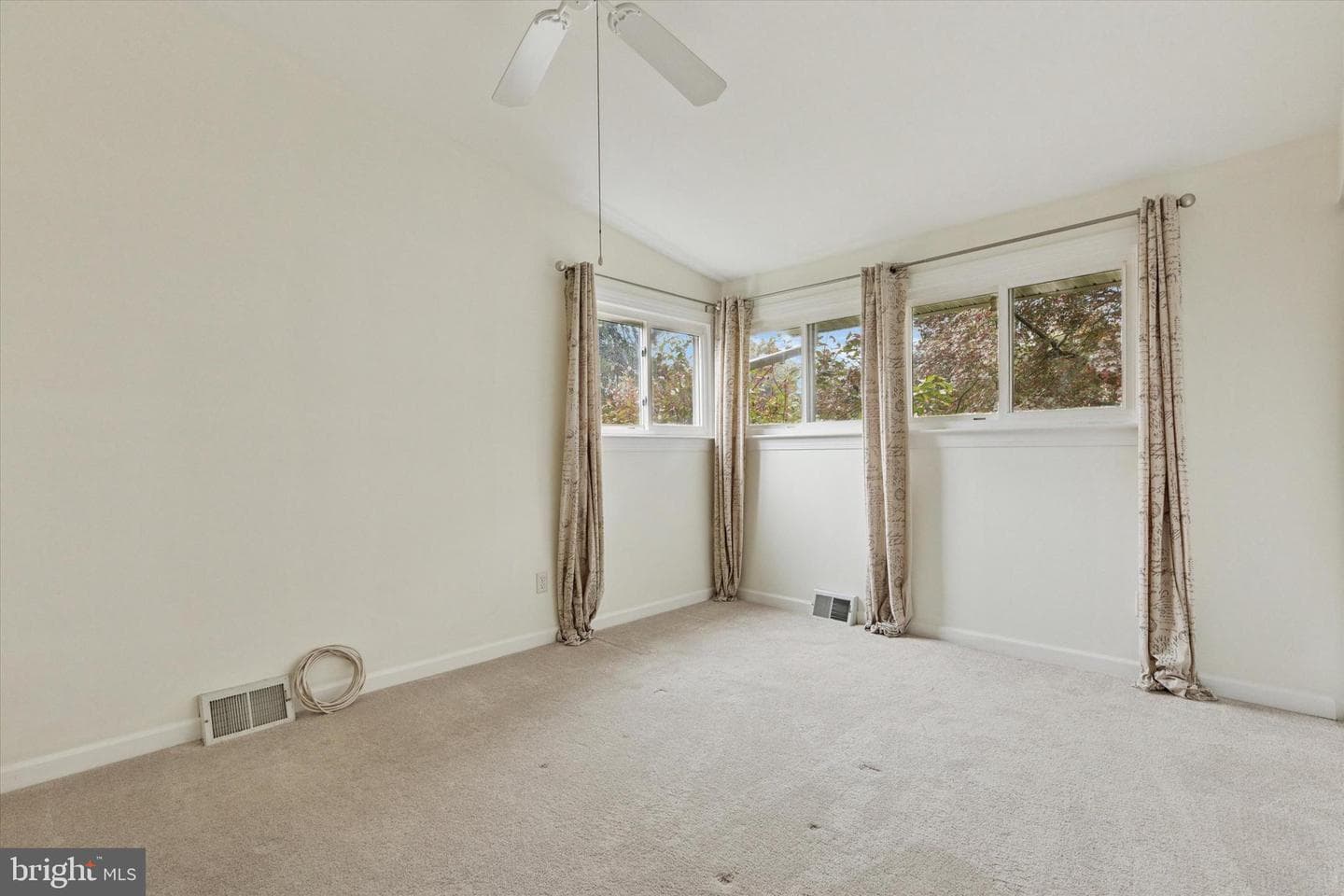 1209 Thistlewood Lane photo 14