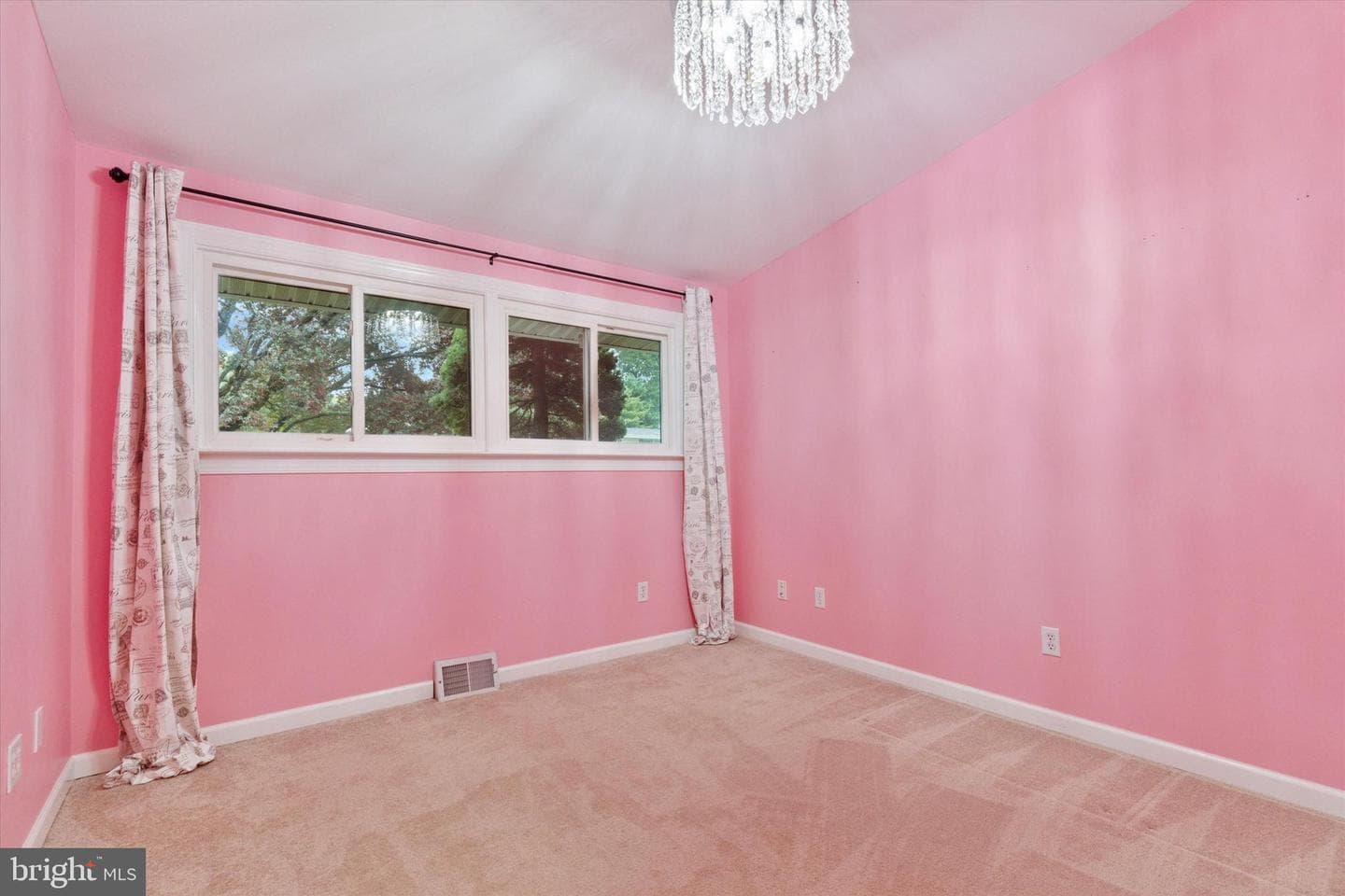 1209 Thistlewood Lane photo 17