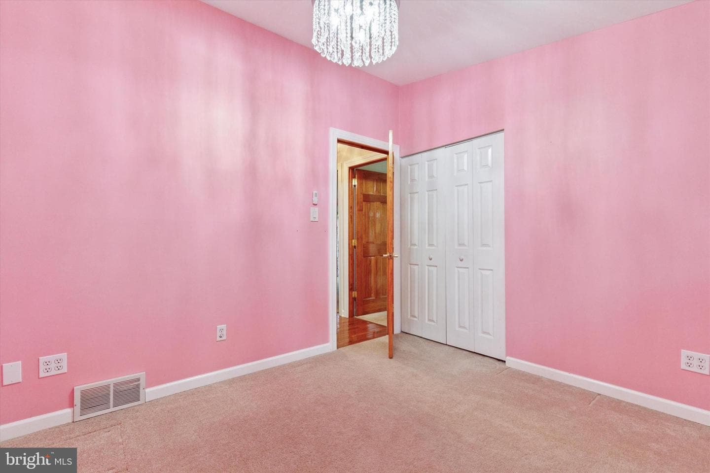 1209 Thistlewood Lane photo 18
