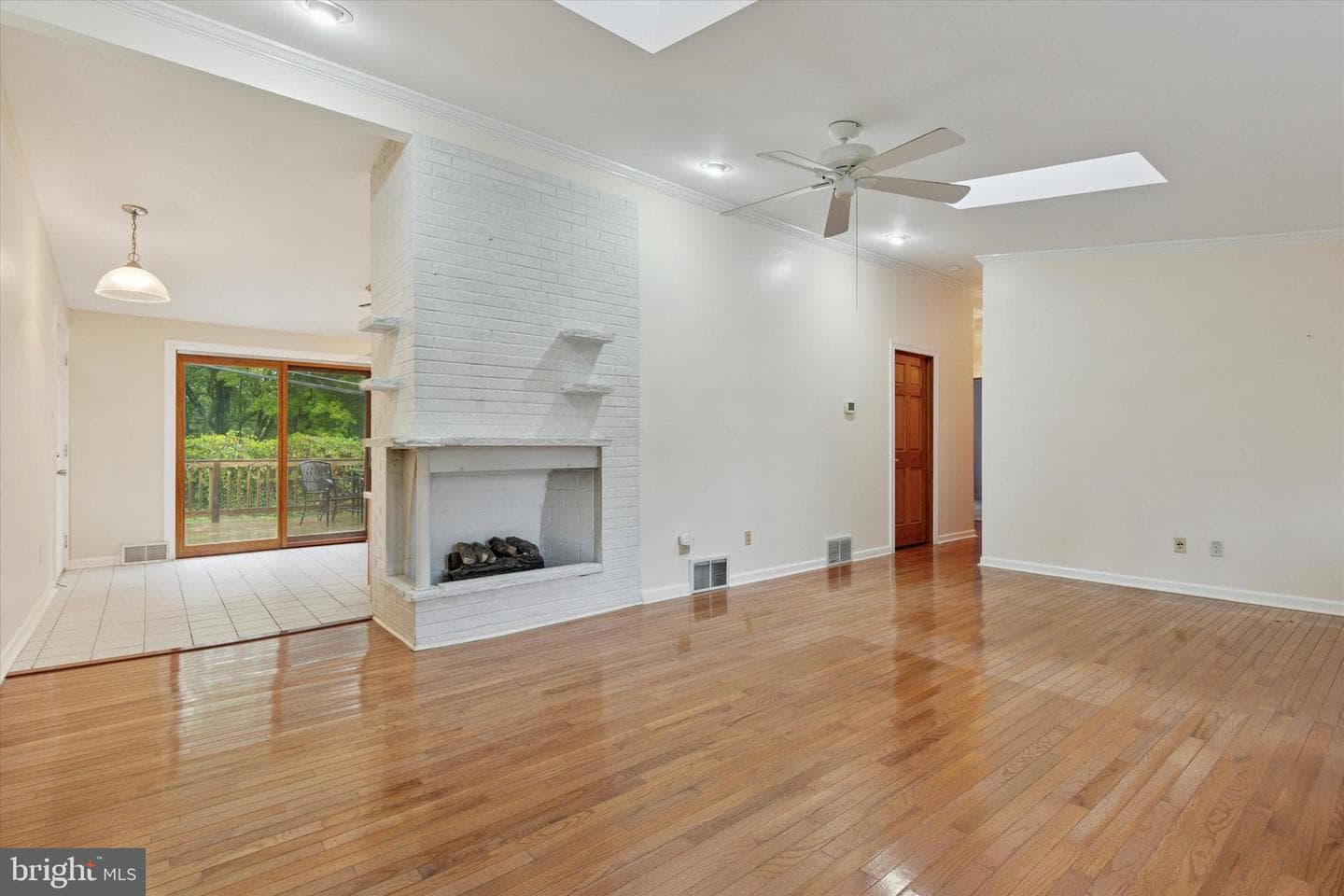 1209 Thistlewood Lane photo 4