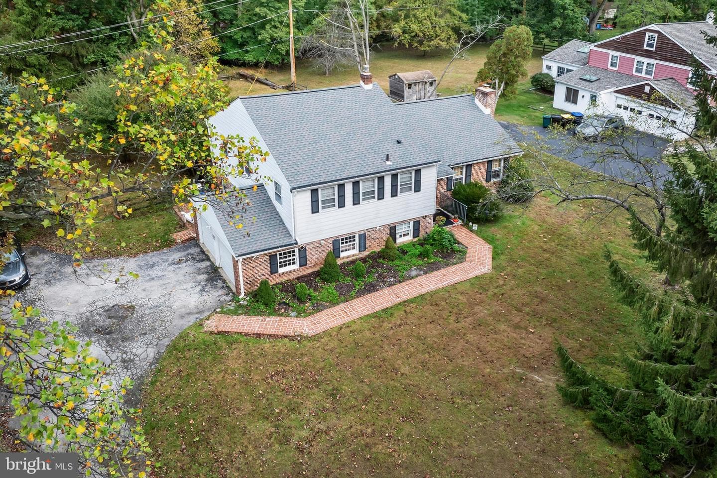 387 Devonshire Road photo 42
