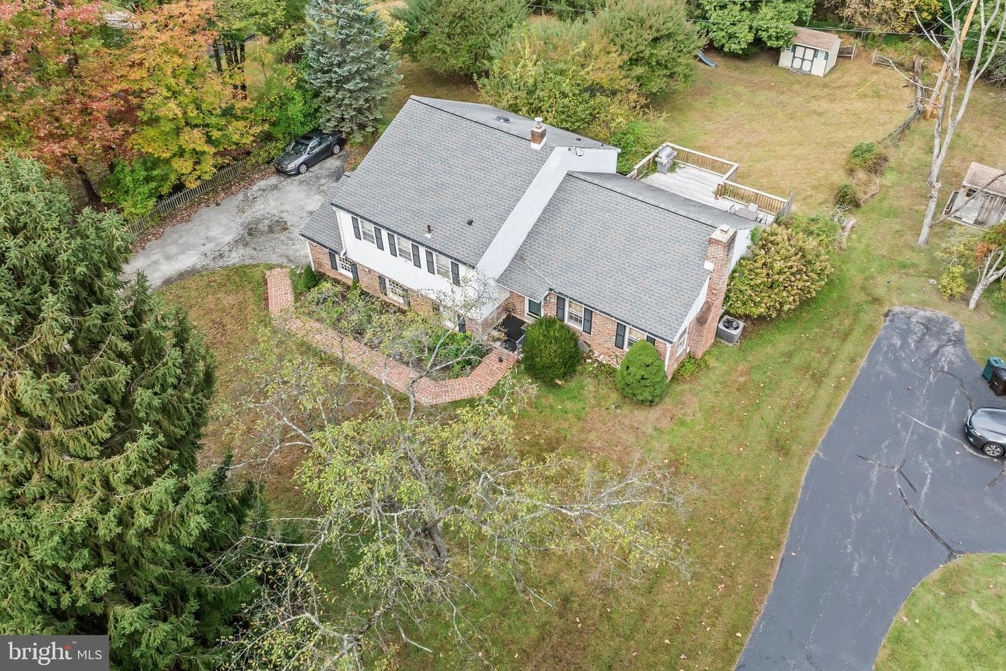 387 Devonshire Road photo 43