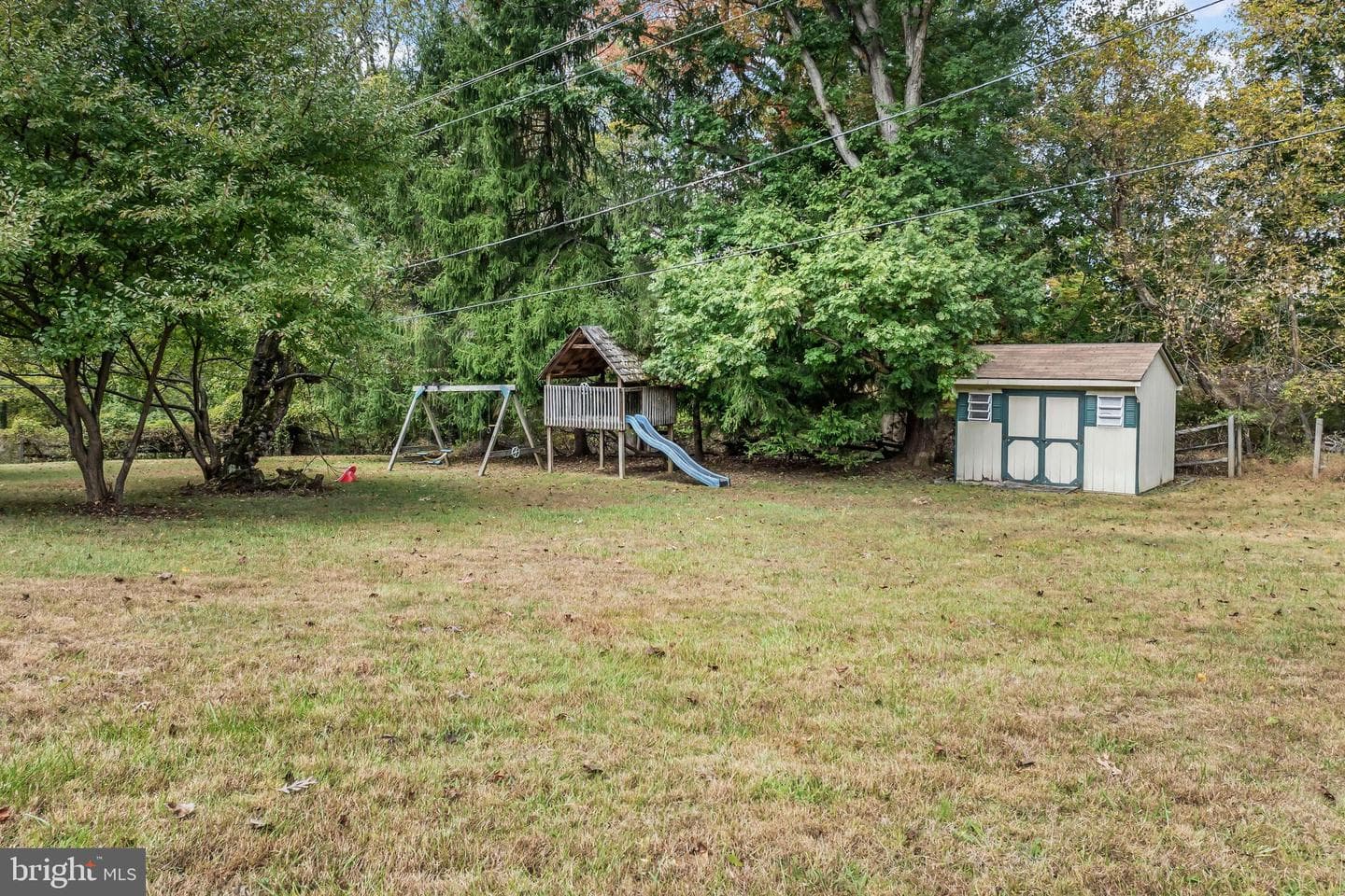387 Devonshire Road photo 46