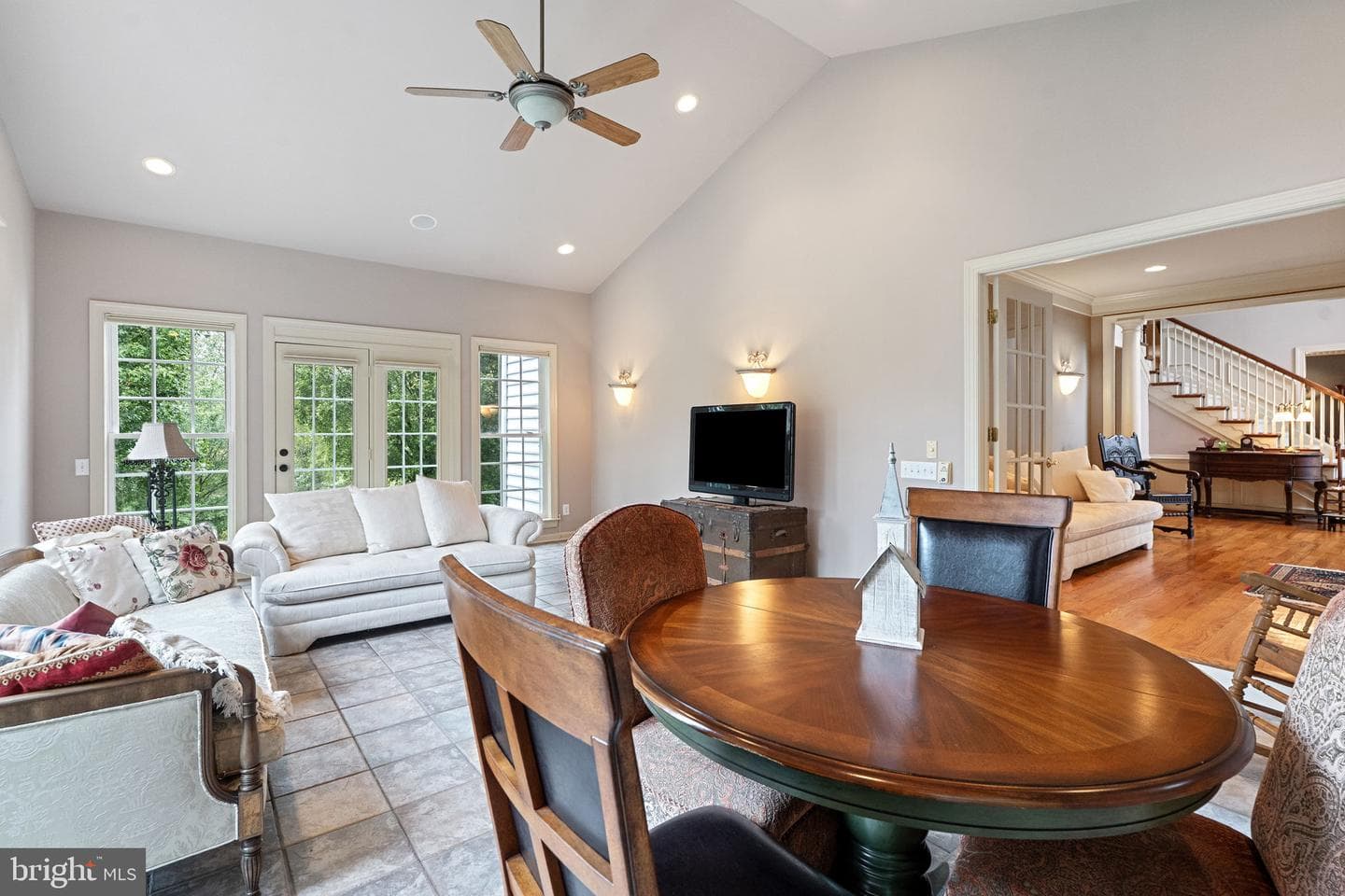 200 Armitage Court photo 19