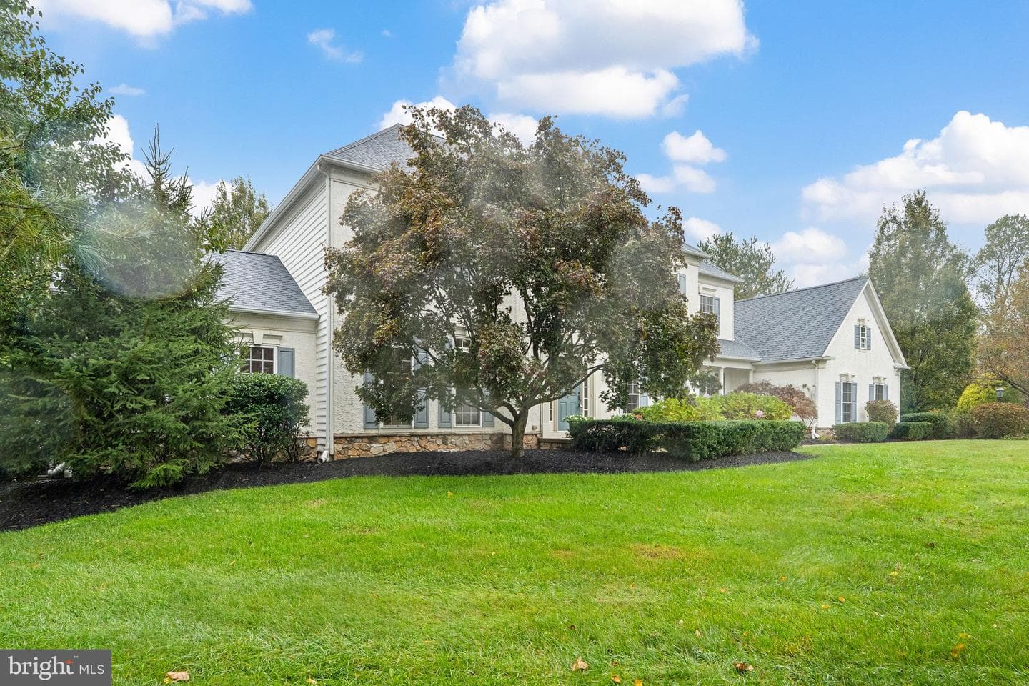 200 Armitage Court photo 2