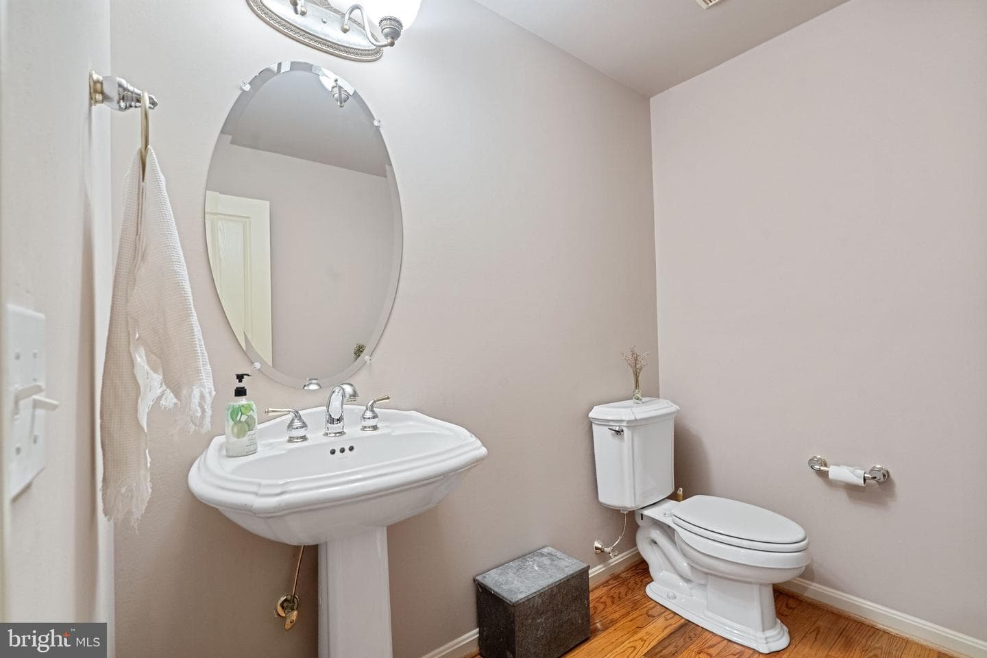 200 Armitage Court photo 45