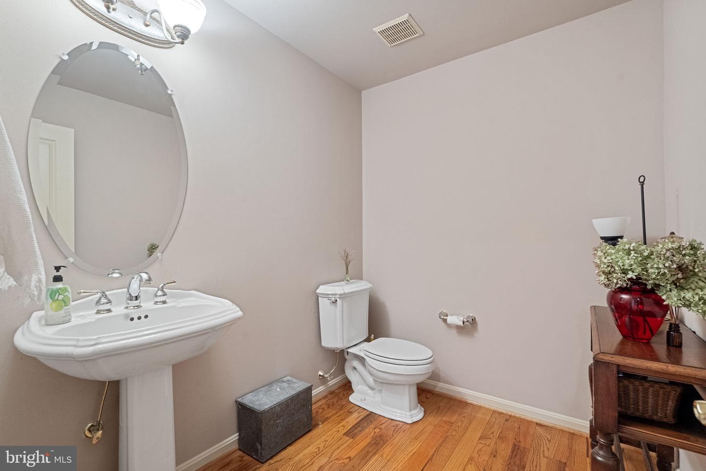 200 Armitage Court photo 46