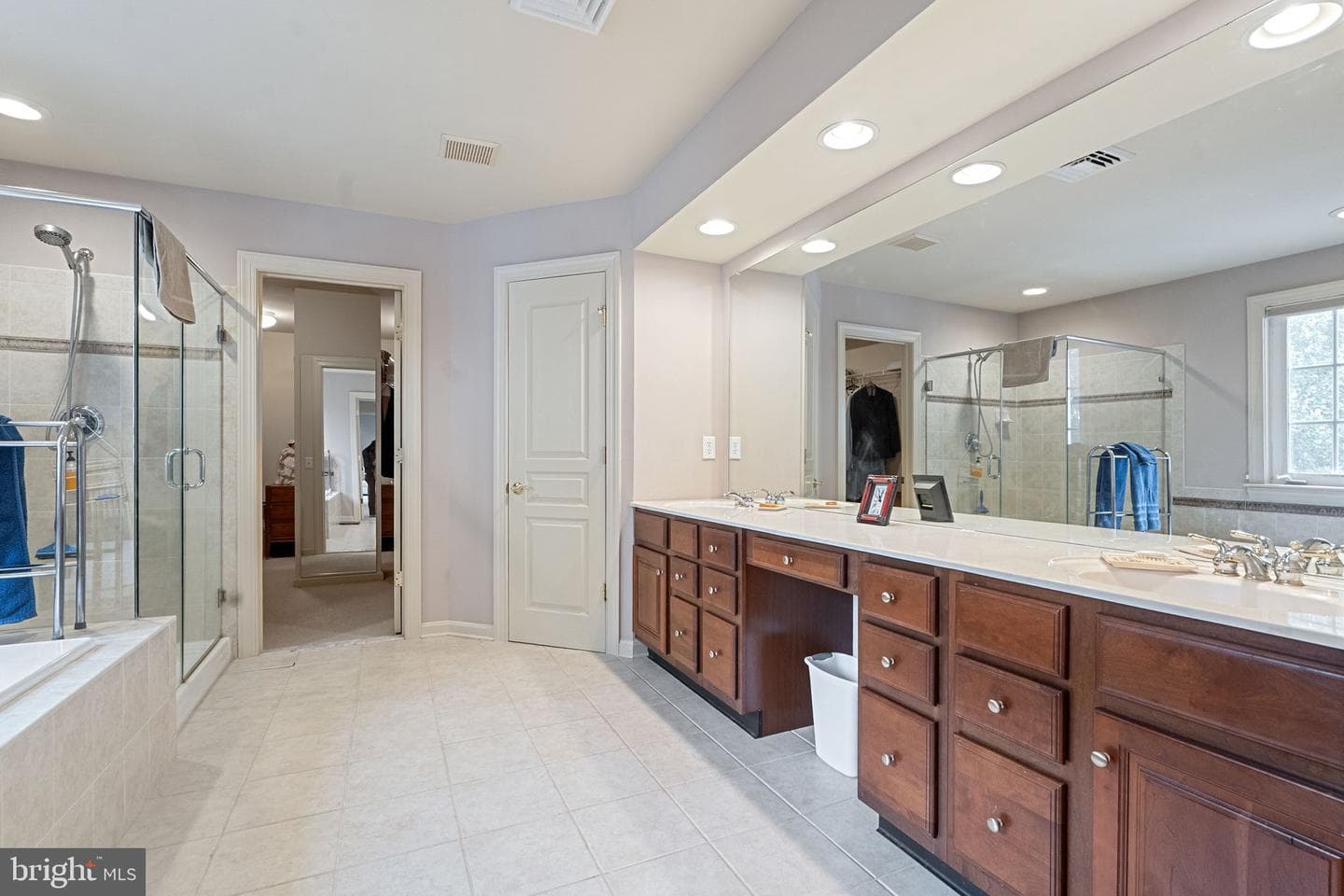 200 Armitage Court photo 58