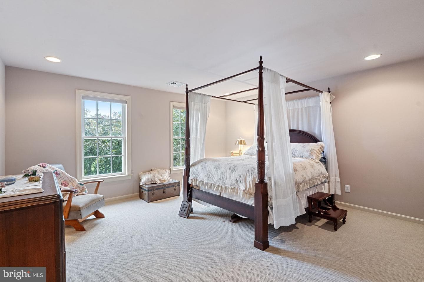 200 Armitage Court photo 64