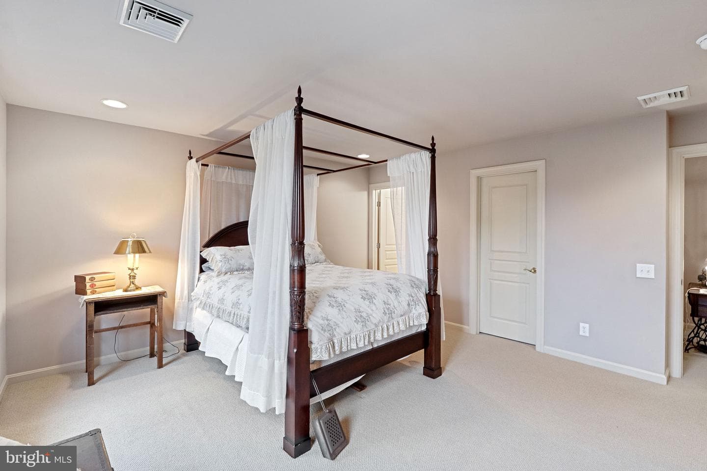 200 Armitage Court photo 66