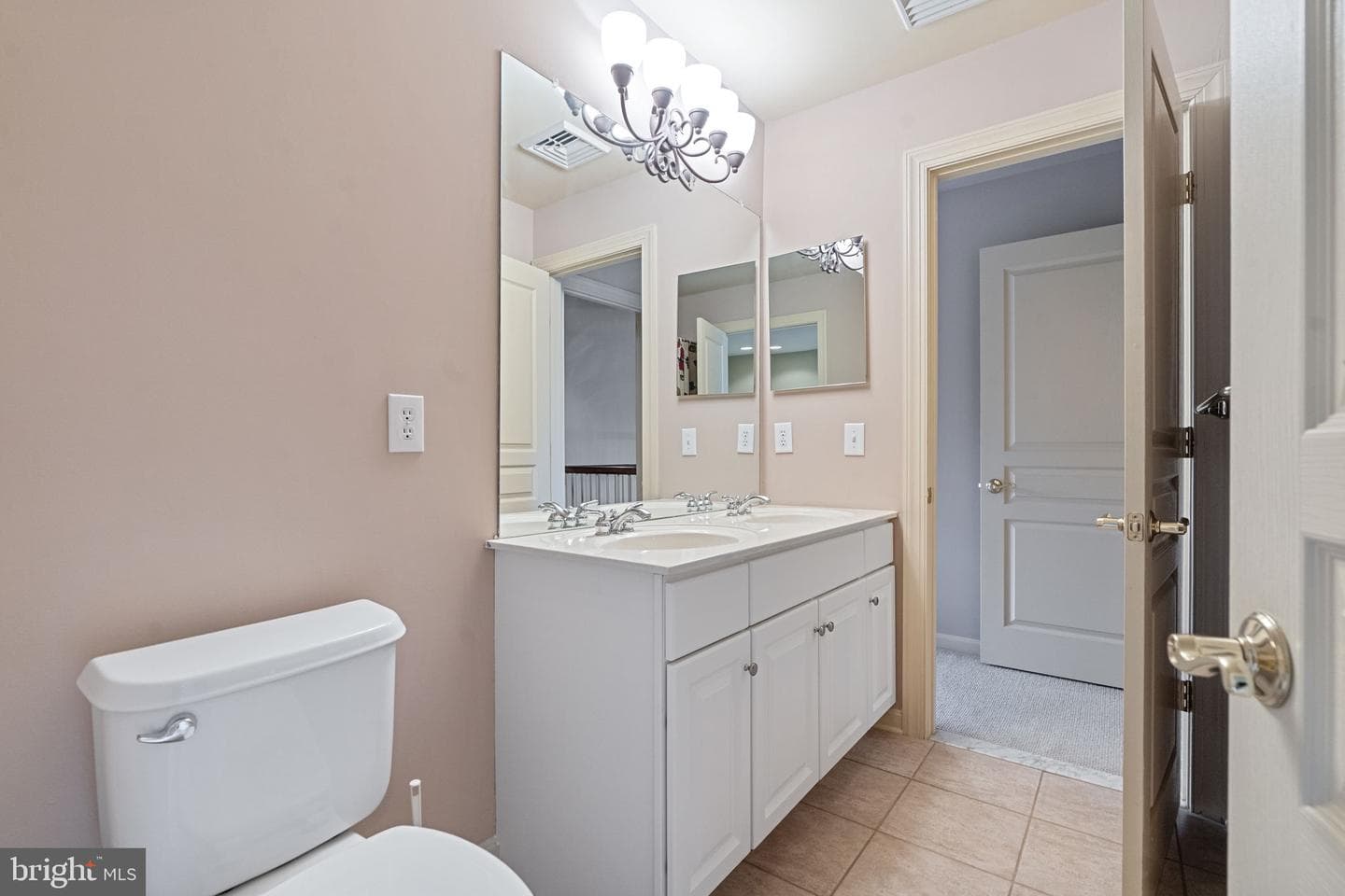 200 Armitage Court photo 73