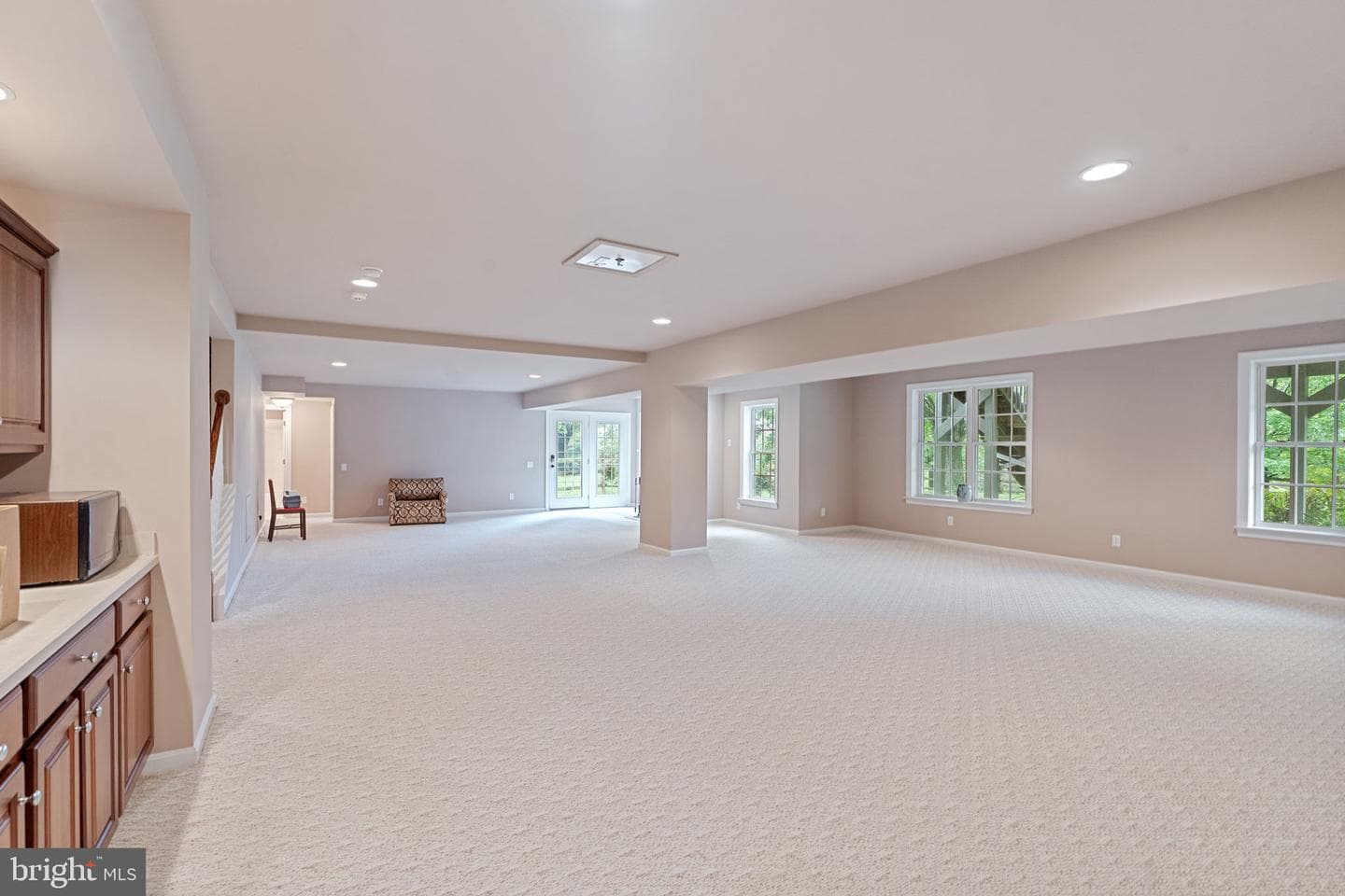 200 Armitage Court photo 80