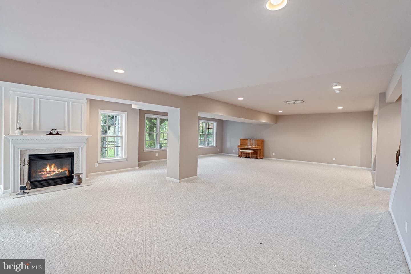 200 Armitage Court photo 81