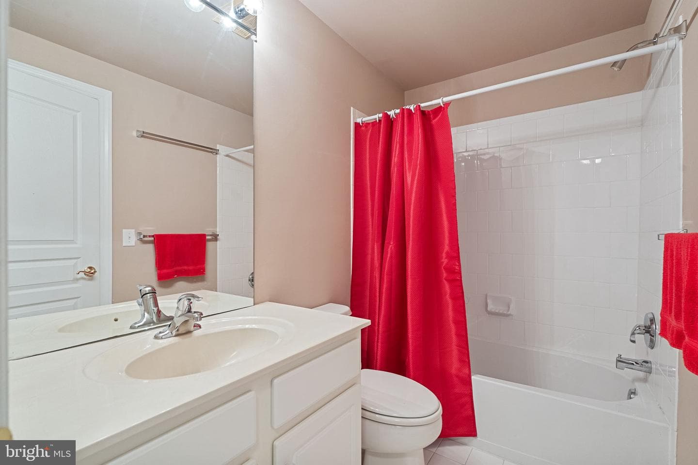 200 Armitage Court photo 84