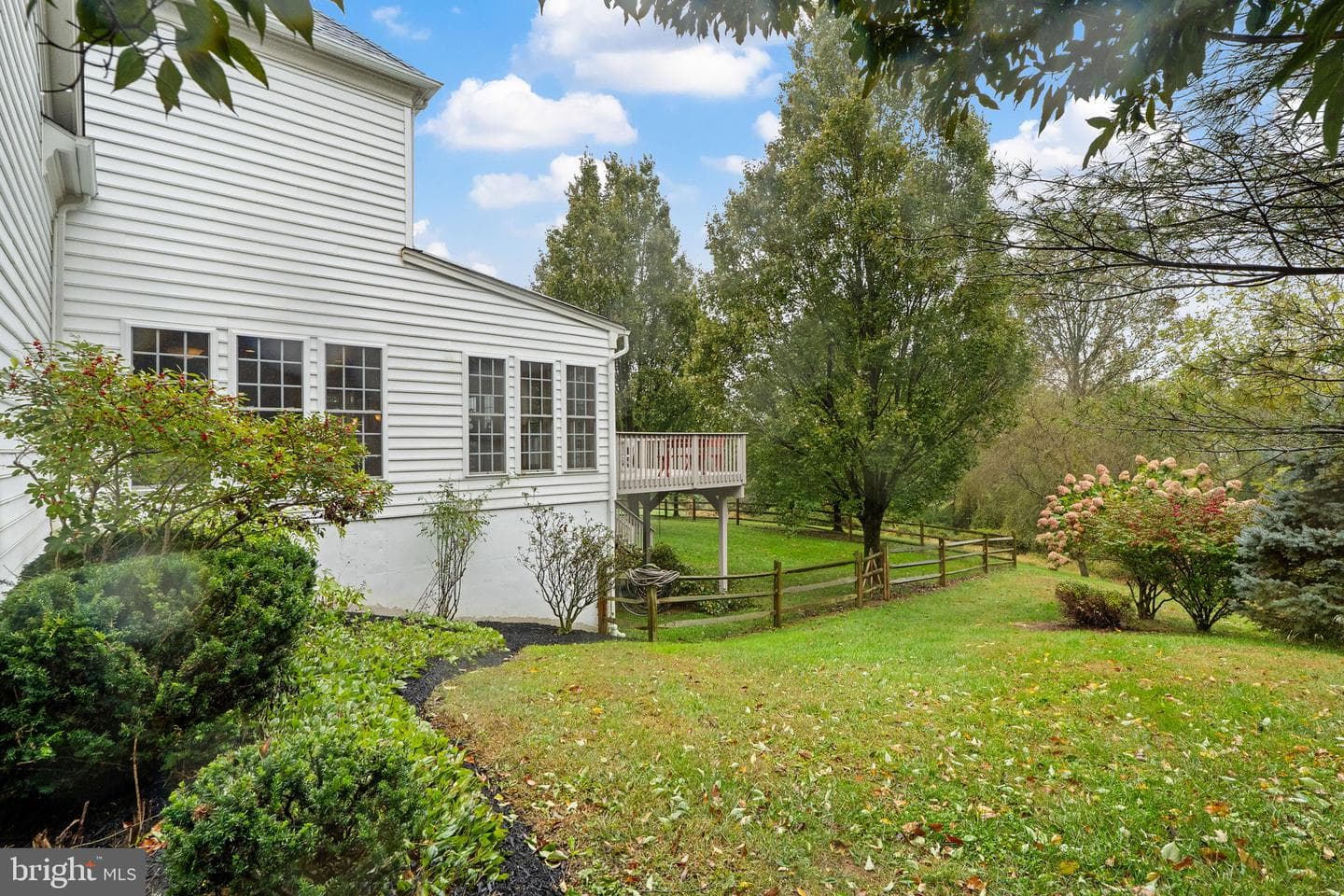 200 Armitage Court photo 95