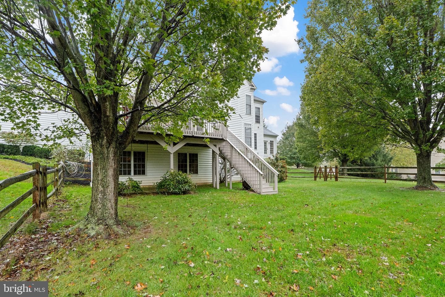 200 Armitage Court photo 96