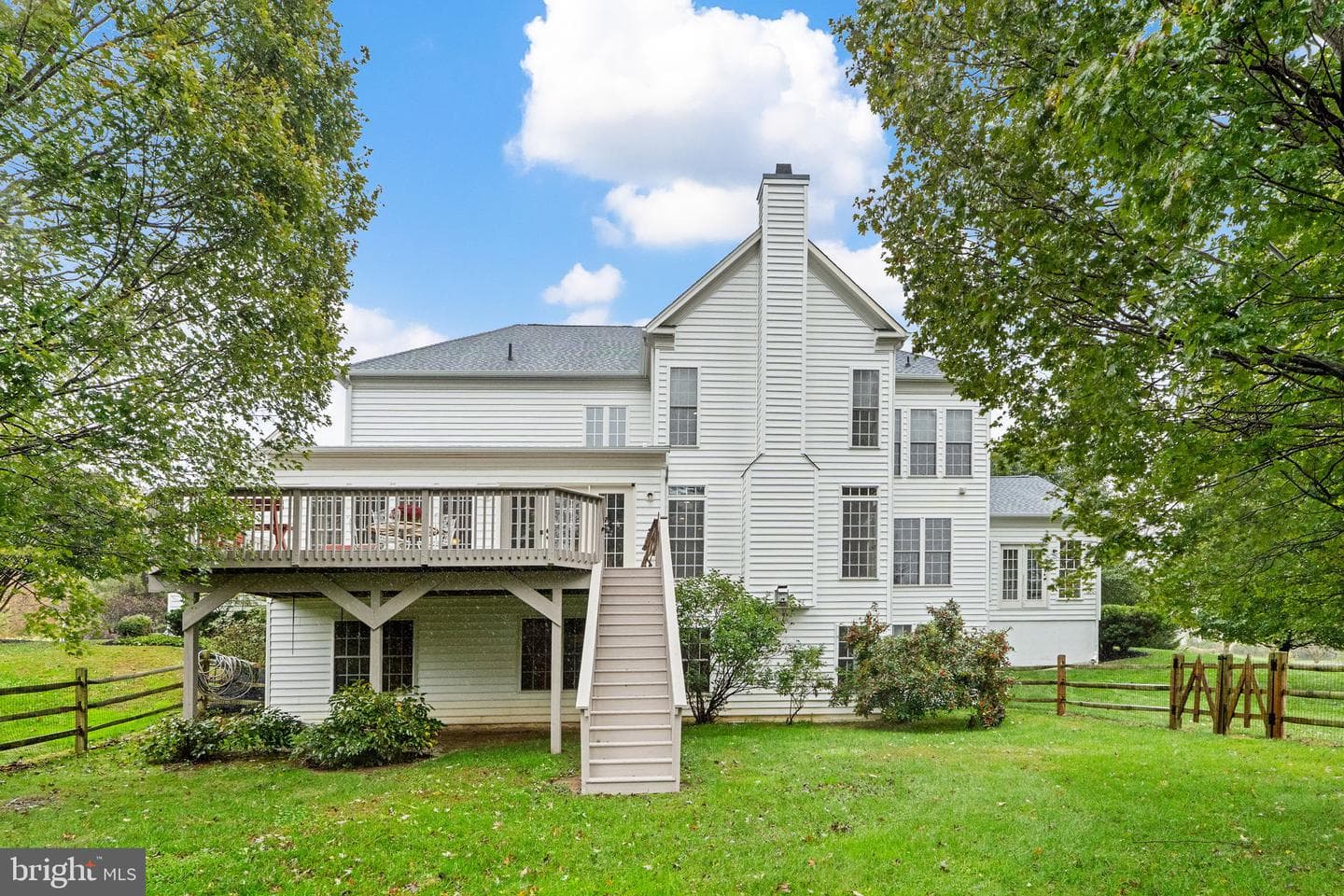 200 Armitage Court photo 97
