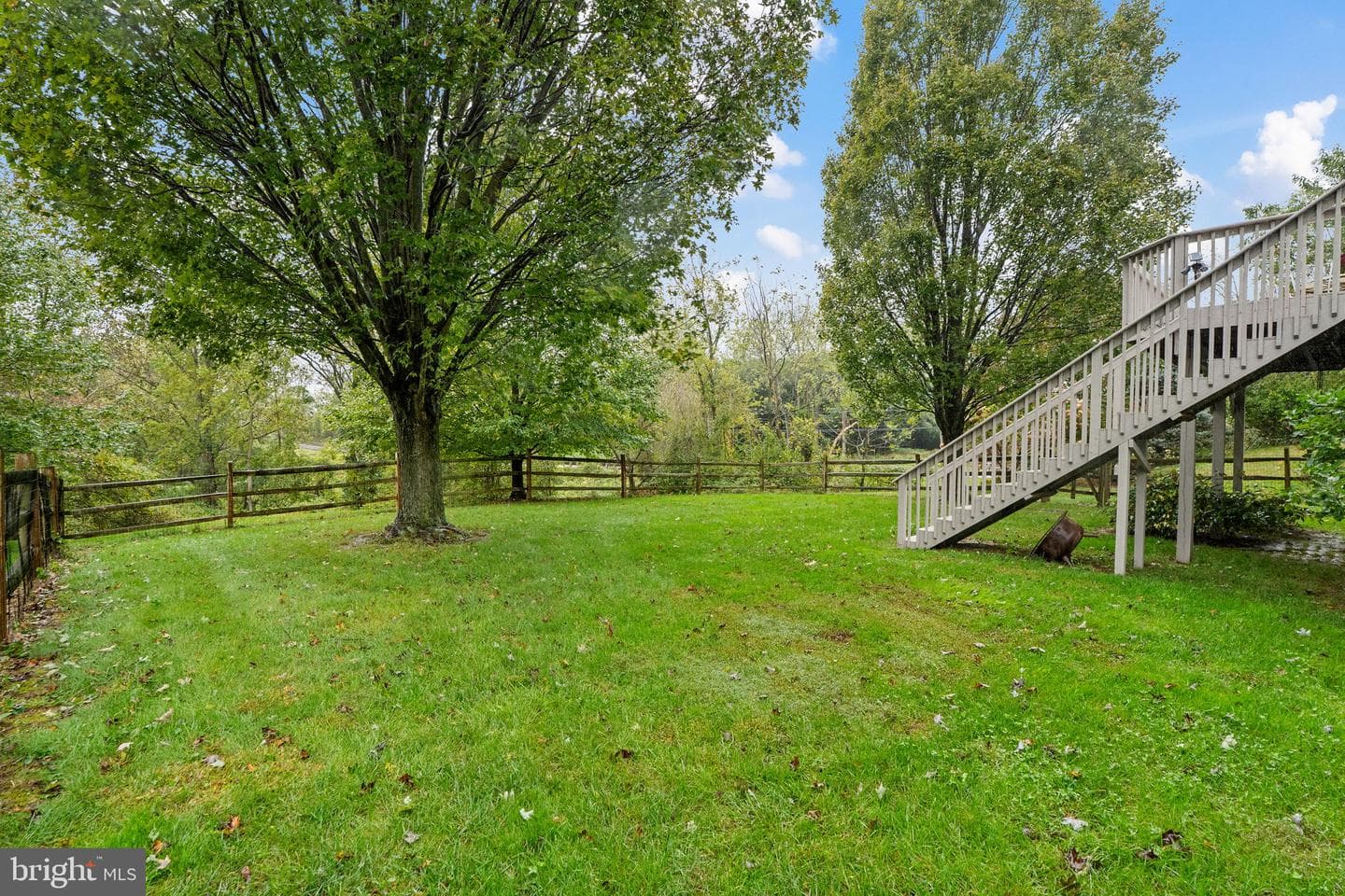 200 Armitage Court photo 99