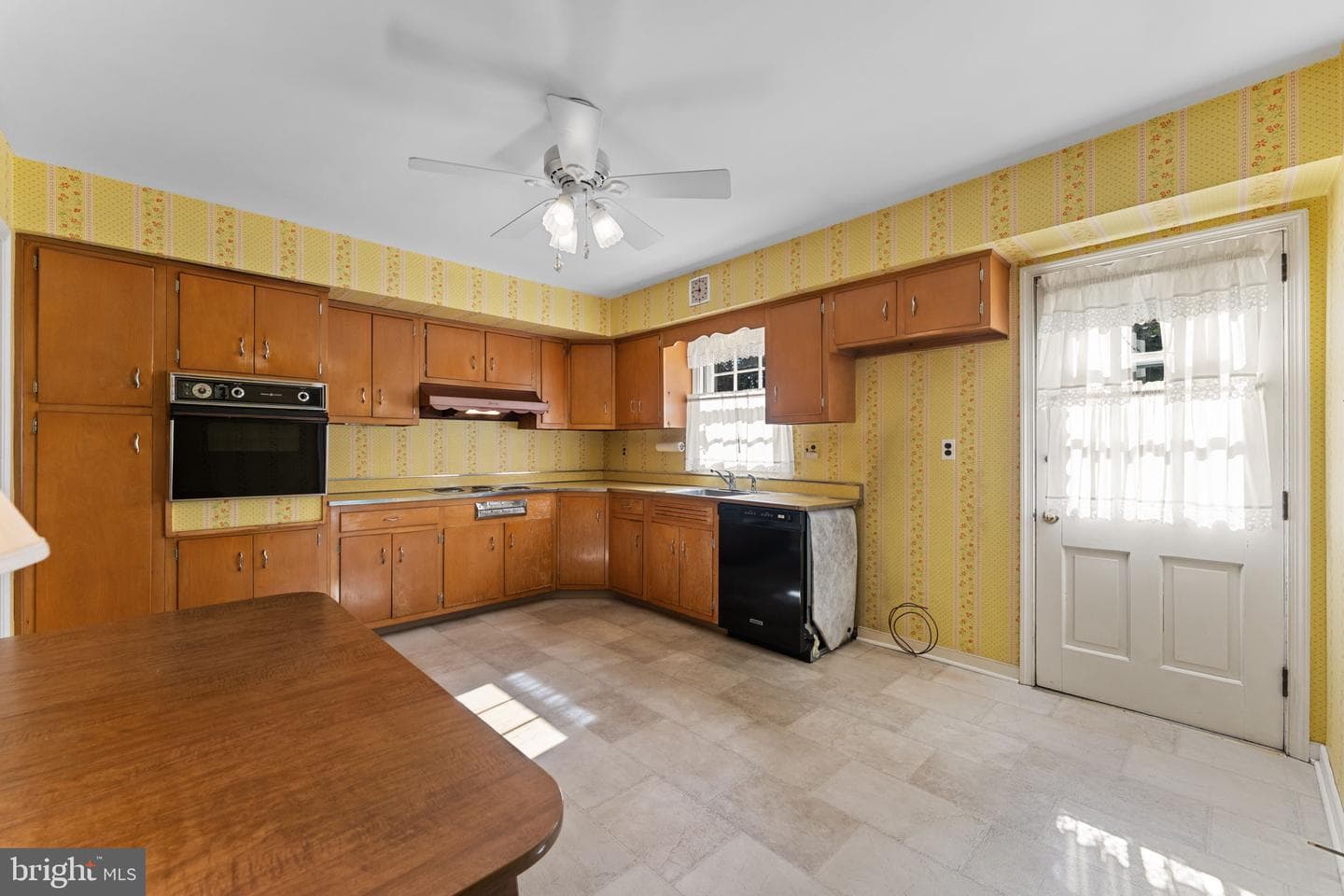 962 Weadley Road photo 10