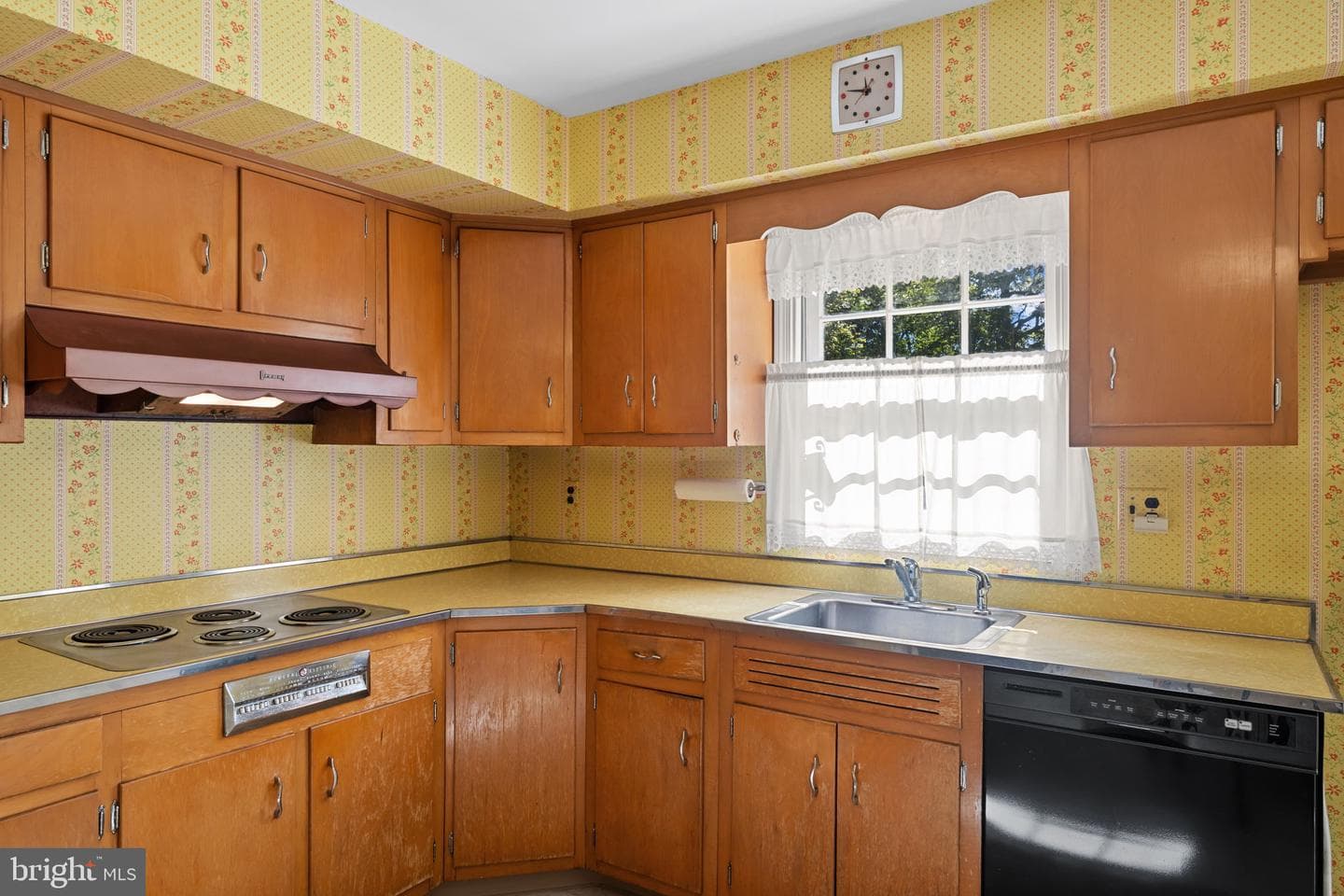 962 Weadley Road photo 11