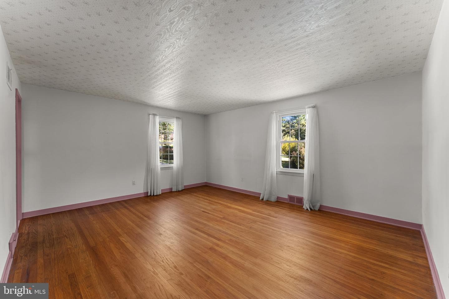 962 Weadley Road photo 16