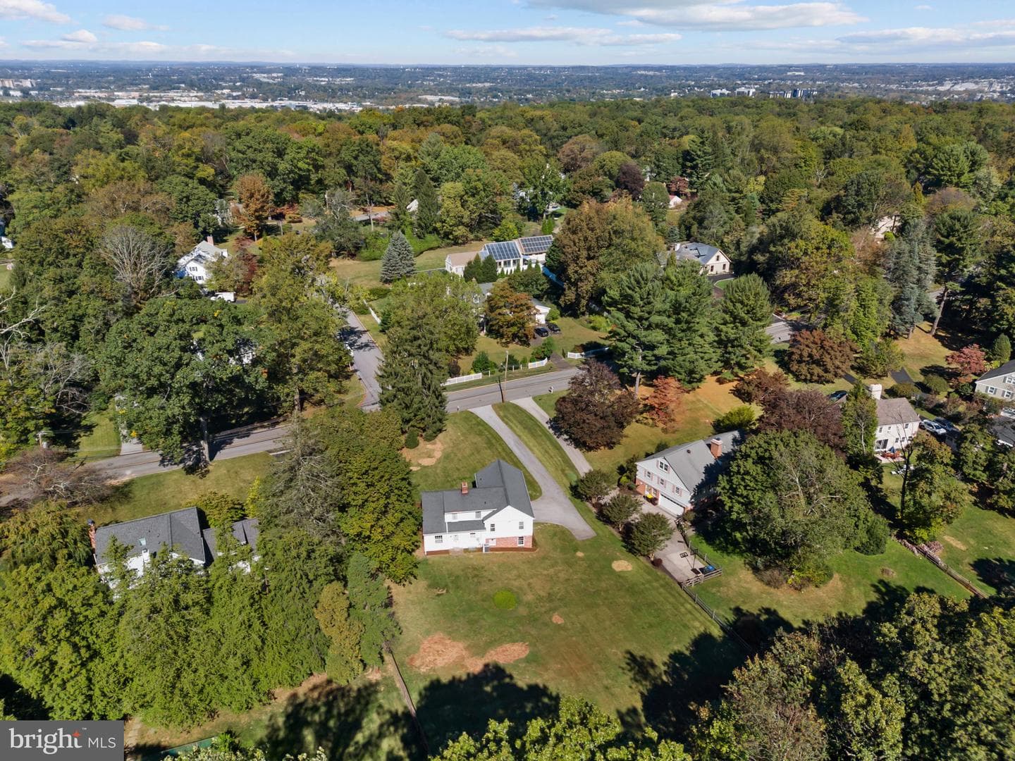 962 Weadley Road photo 32