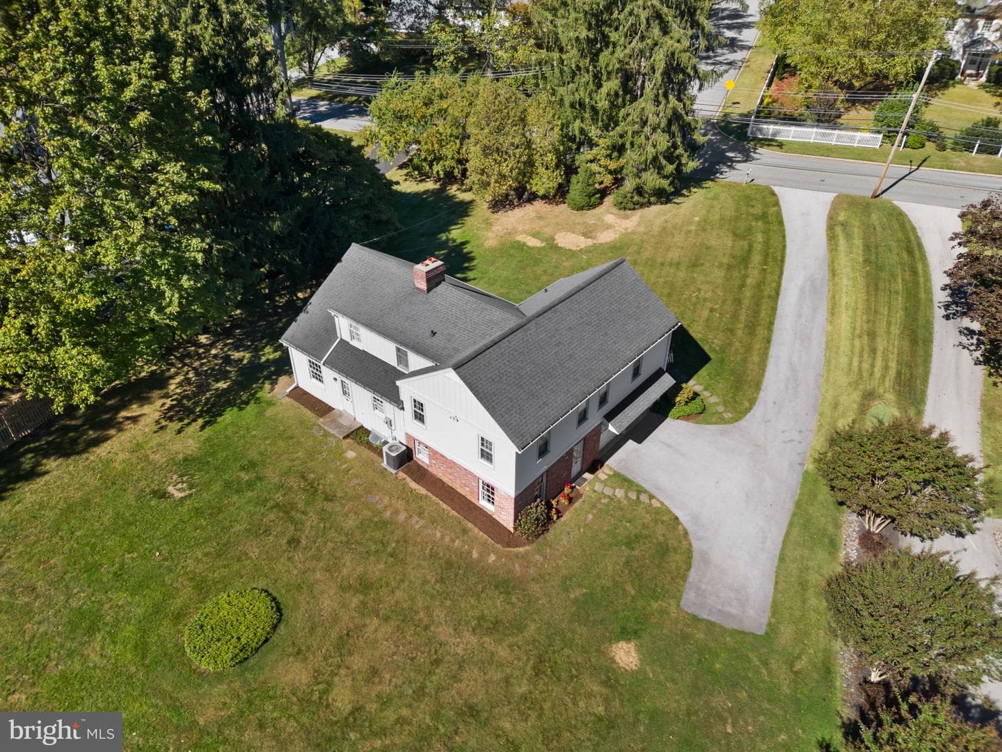 962 Weadley Road photo 33
