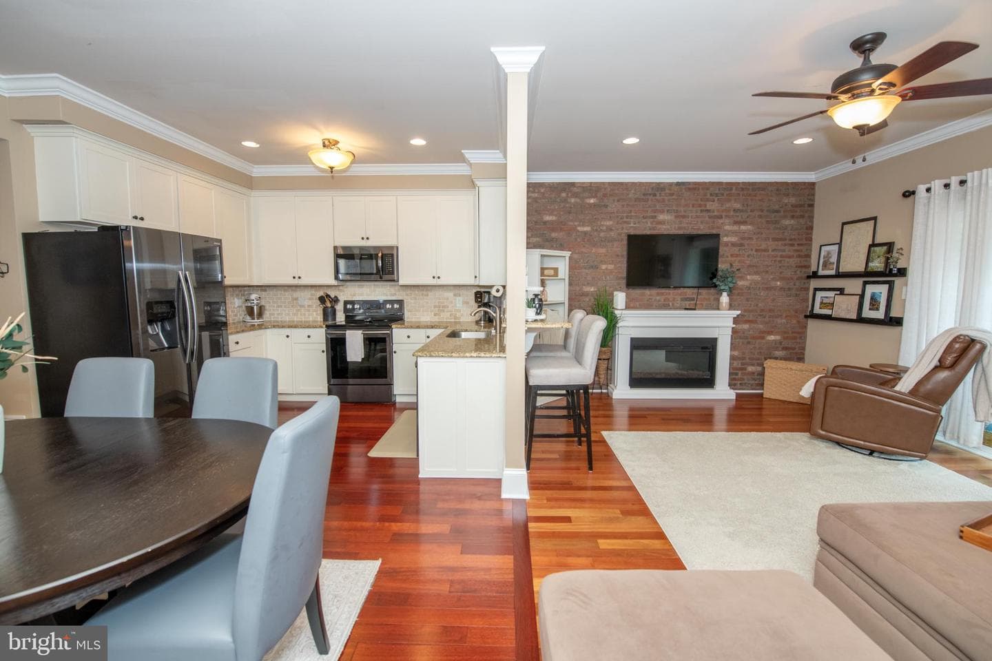 130 S Walnut Street photo 6