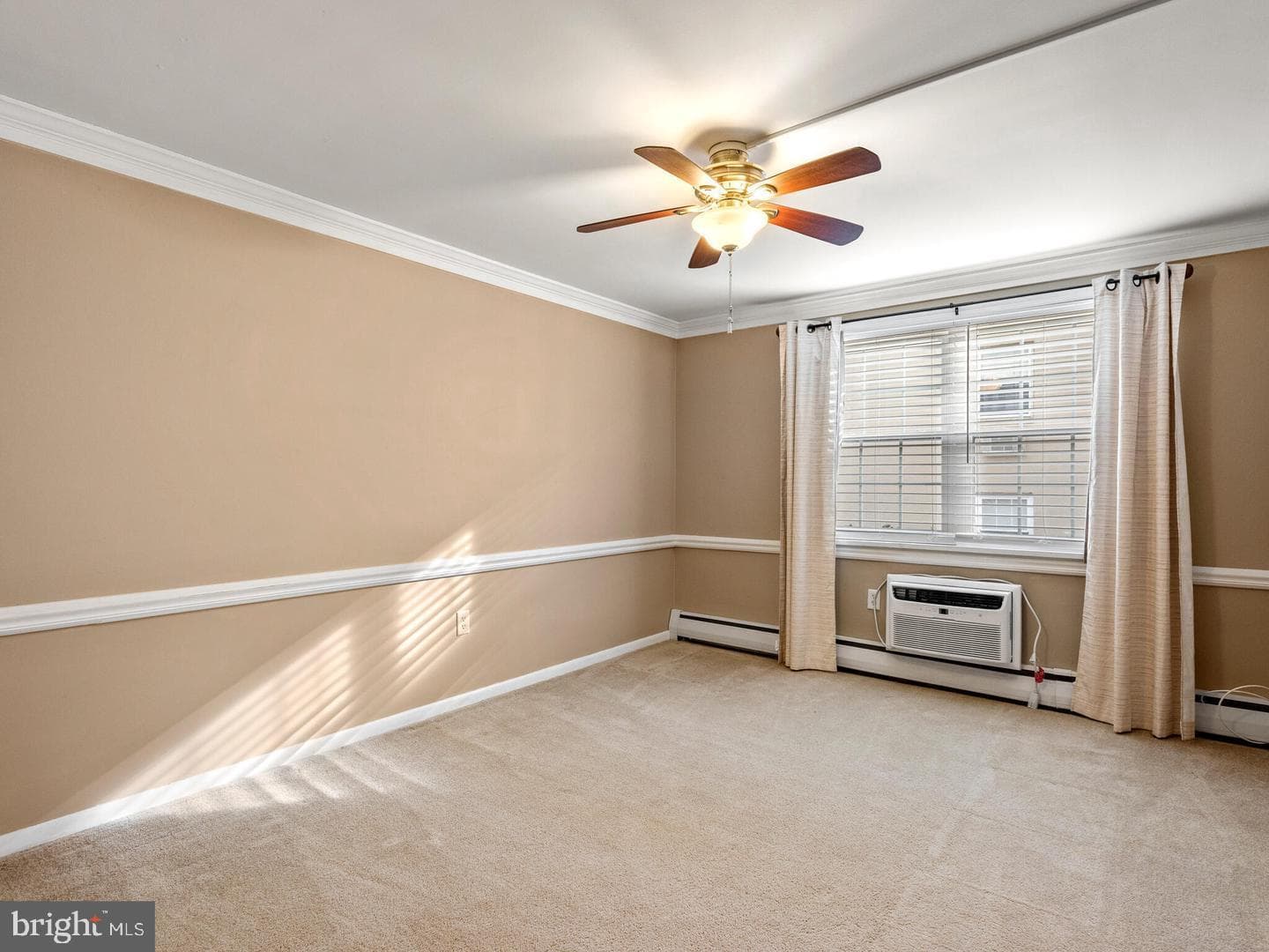 175 W King Street #307 photo 13