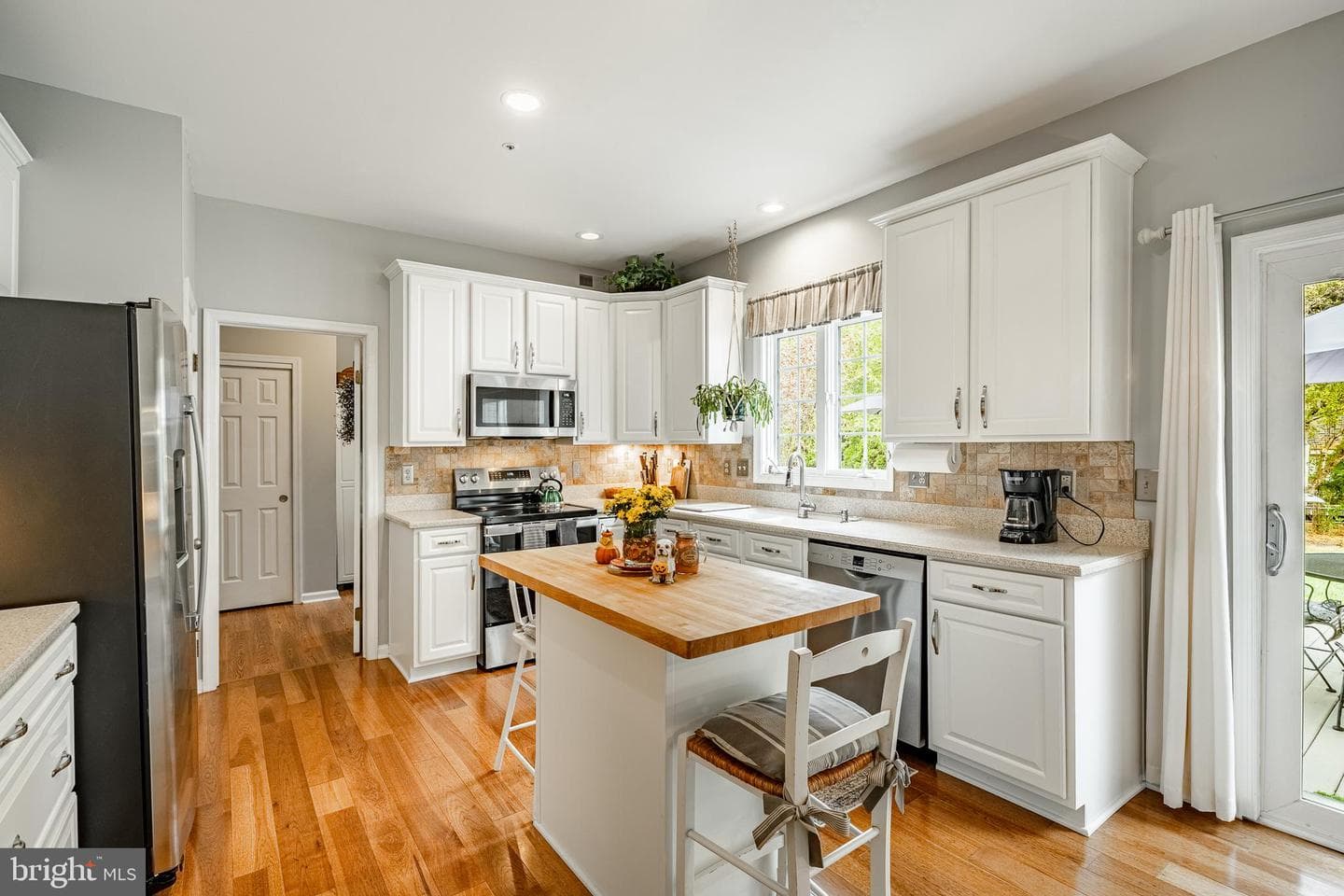 112 Waterwillow Road photo 8